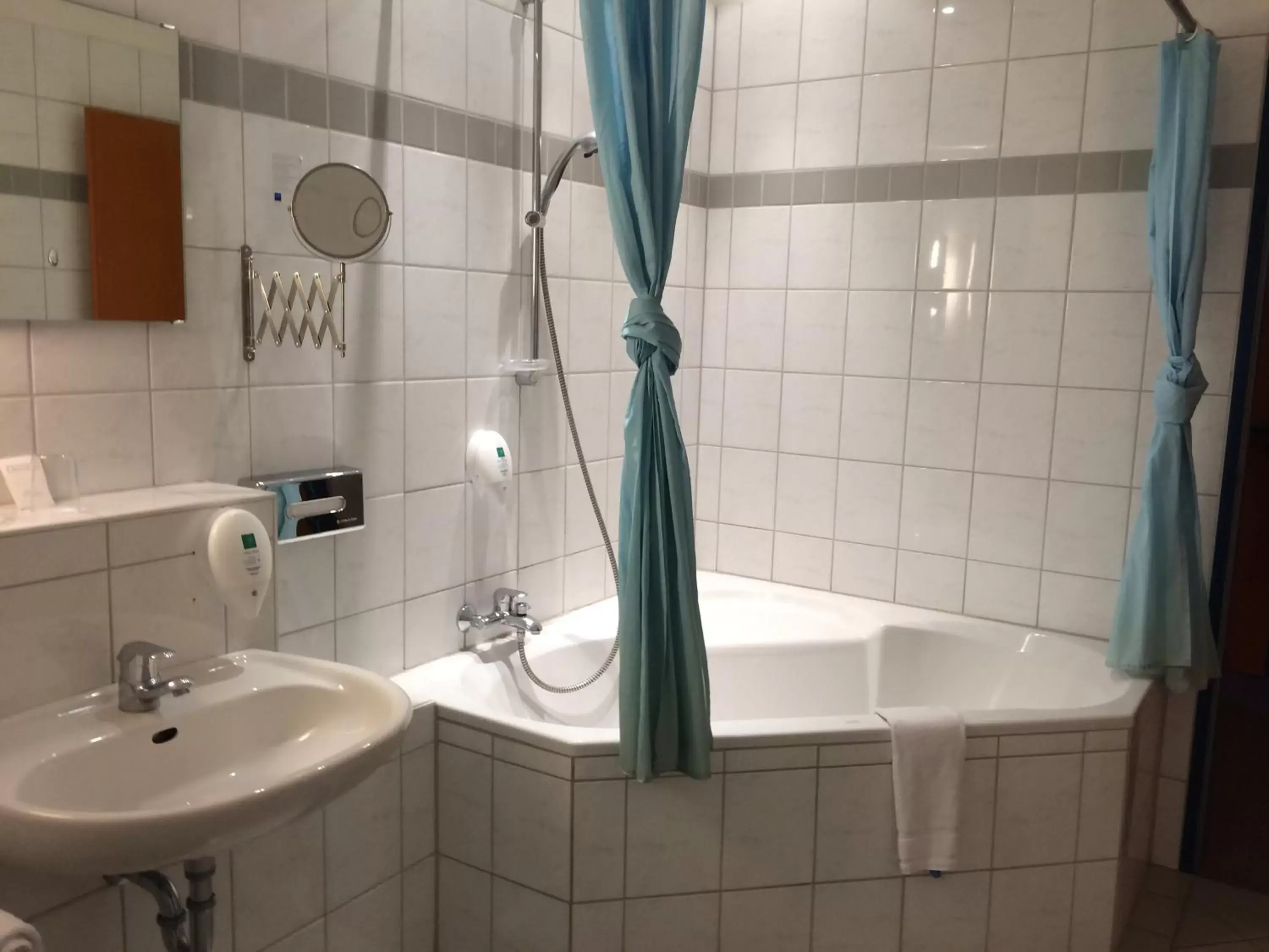 Bathroom in Tryp by Wyndham Kassel City Centre