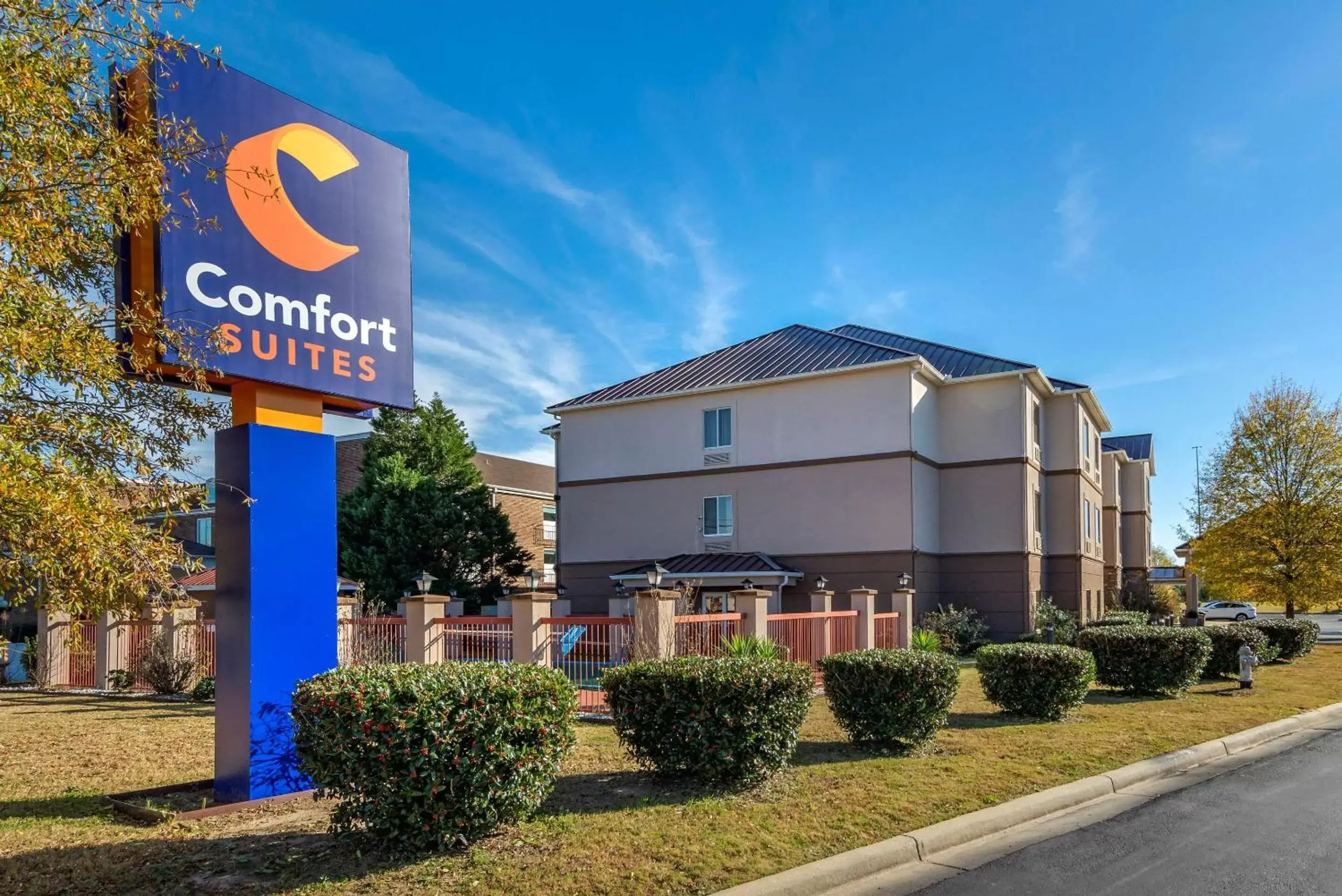 Property building in Comfort Suites Montgomery East Monticello Dr.