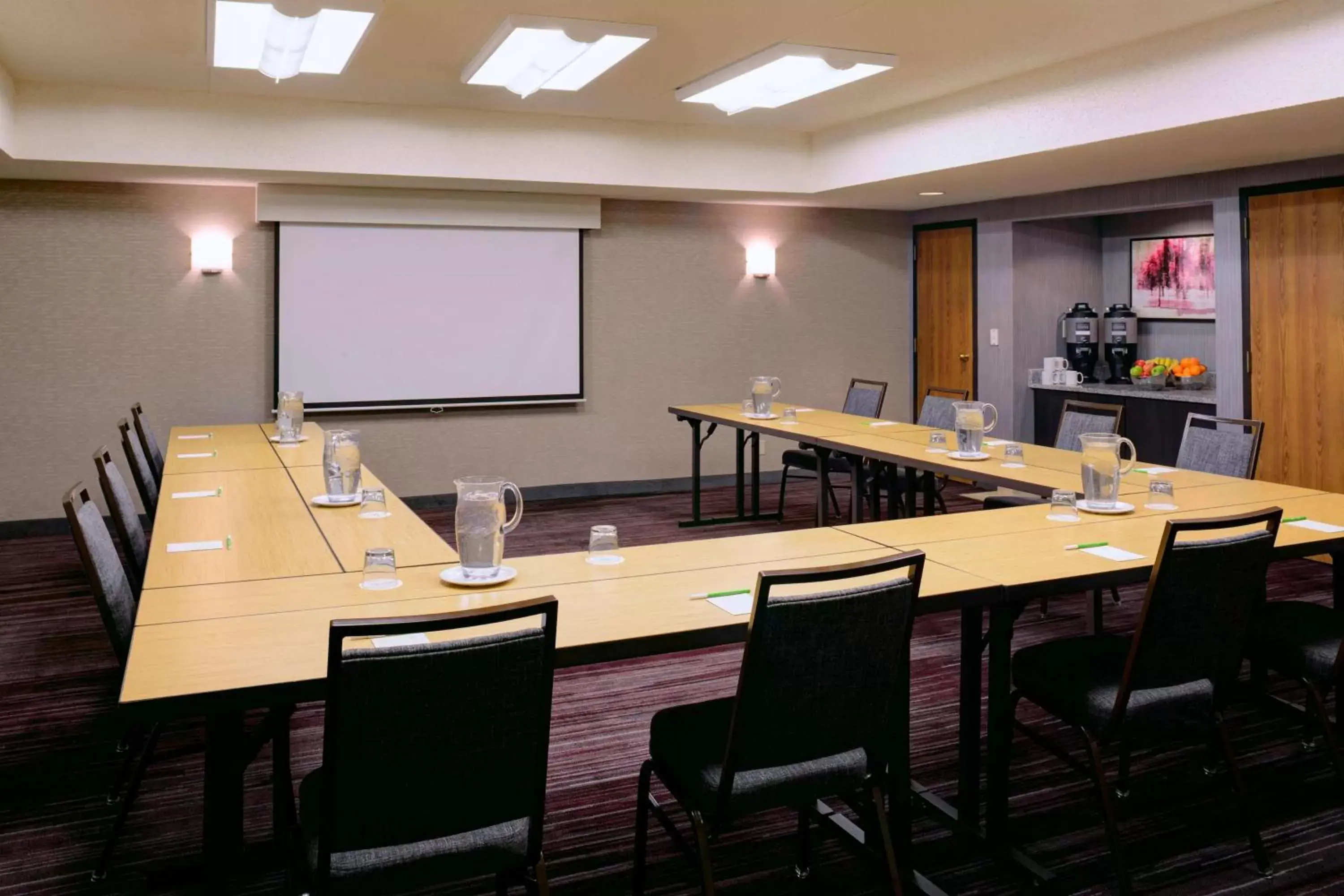 Meeting/conference room in Sonesta Select Kansas City Airport Tiffany Springs