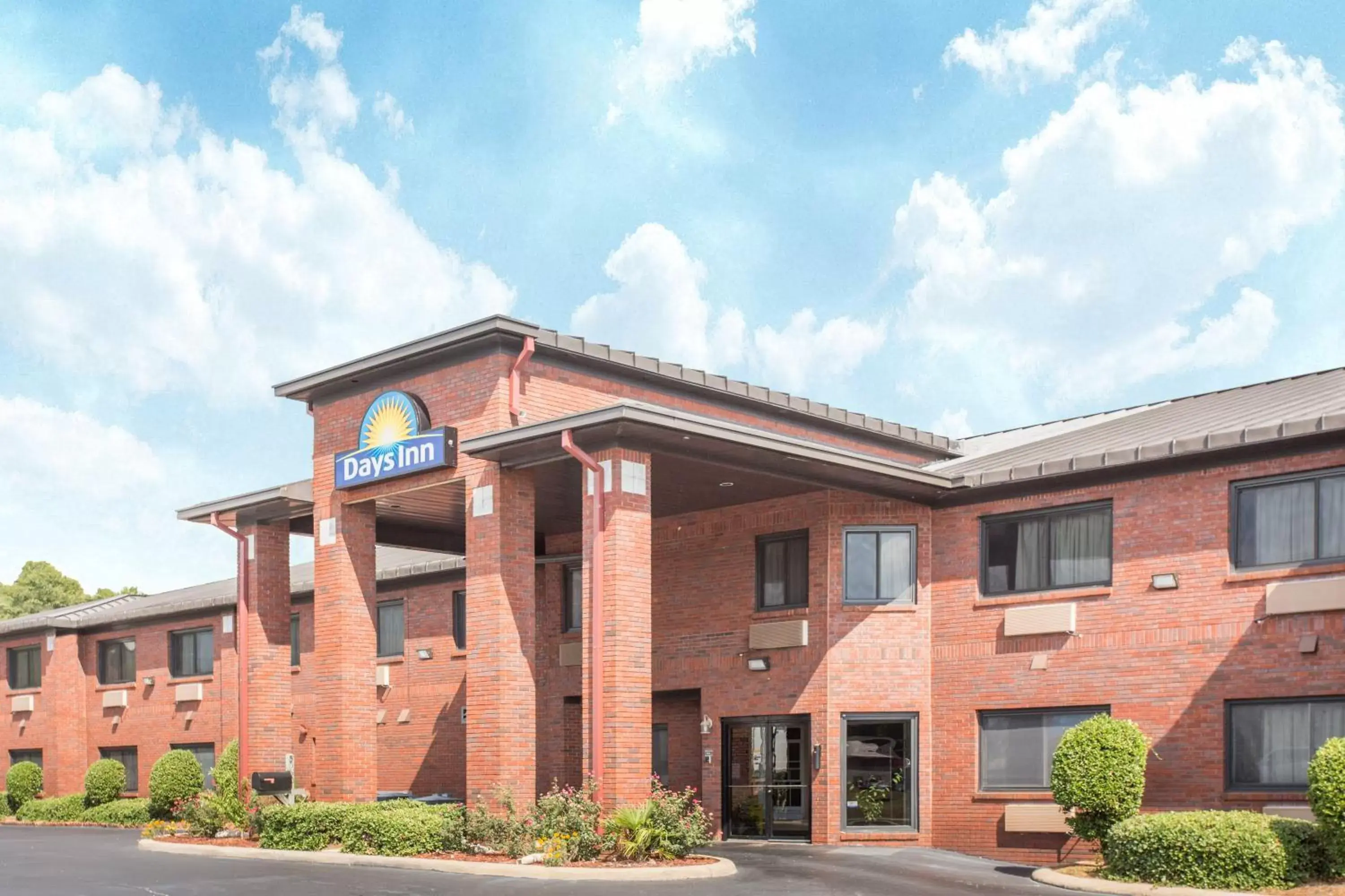 Facade/entrance in Days Inn By Wyndham Phenix City Near Fort Moore Facade/entrance in Days Inn By Wyndham Phenix City Near Fort Moore