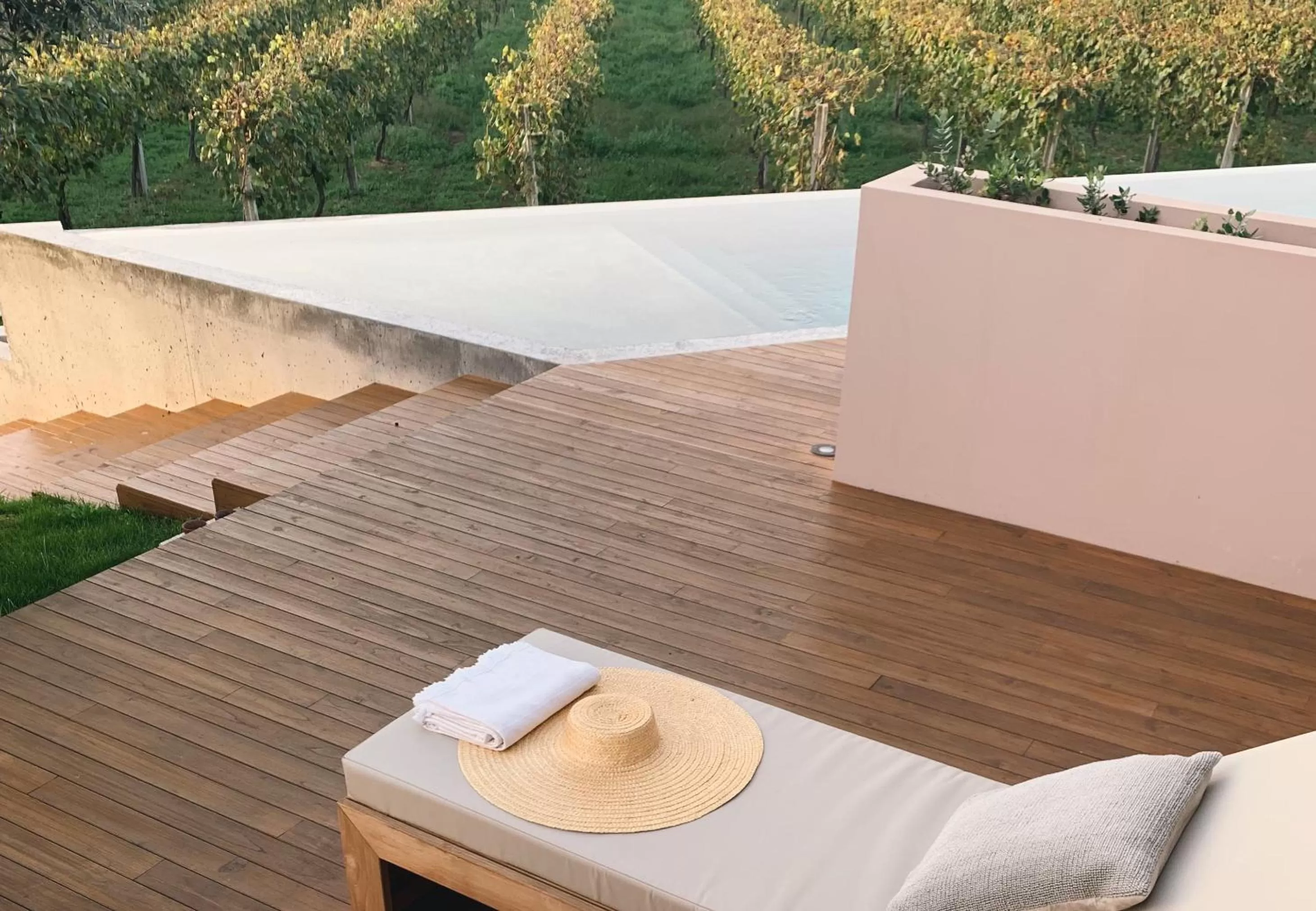 Pool view in NHôme Country Living