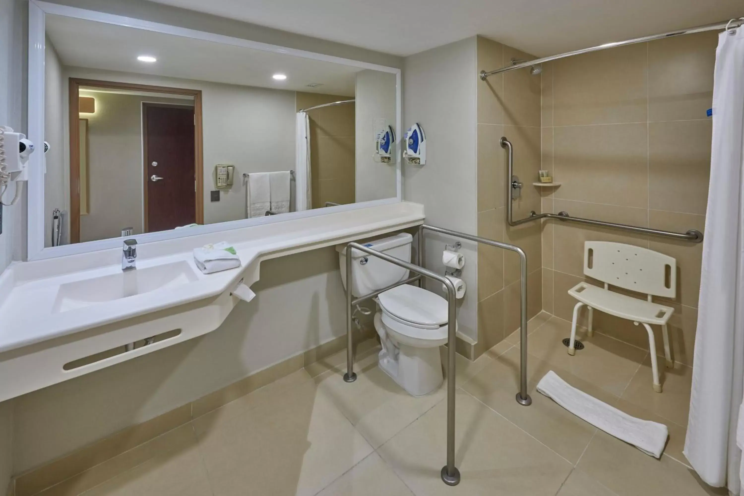 Bathroom in City Express by Marriott Cancun