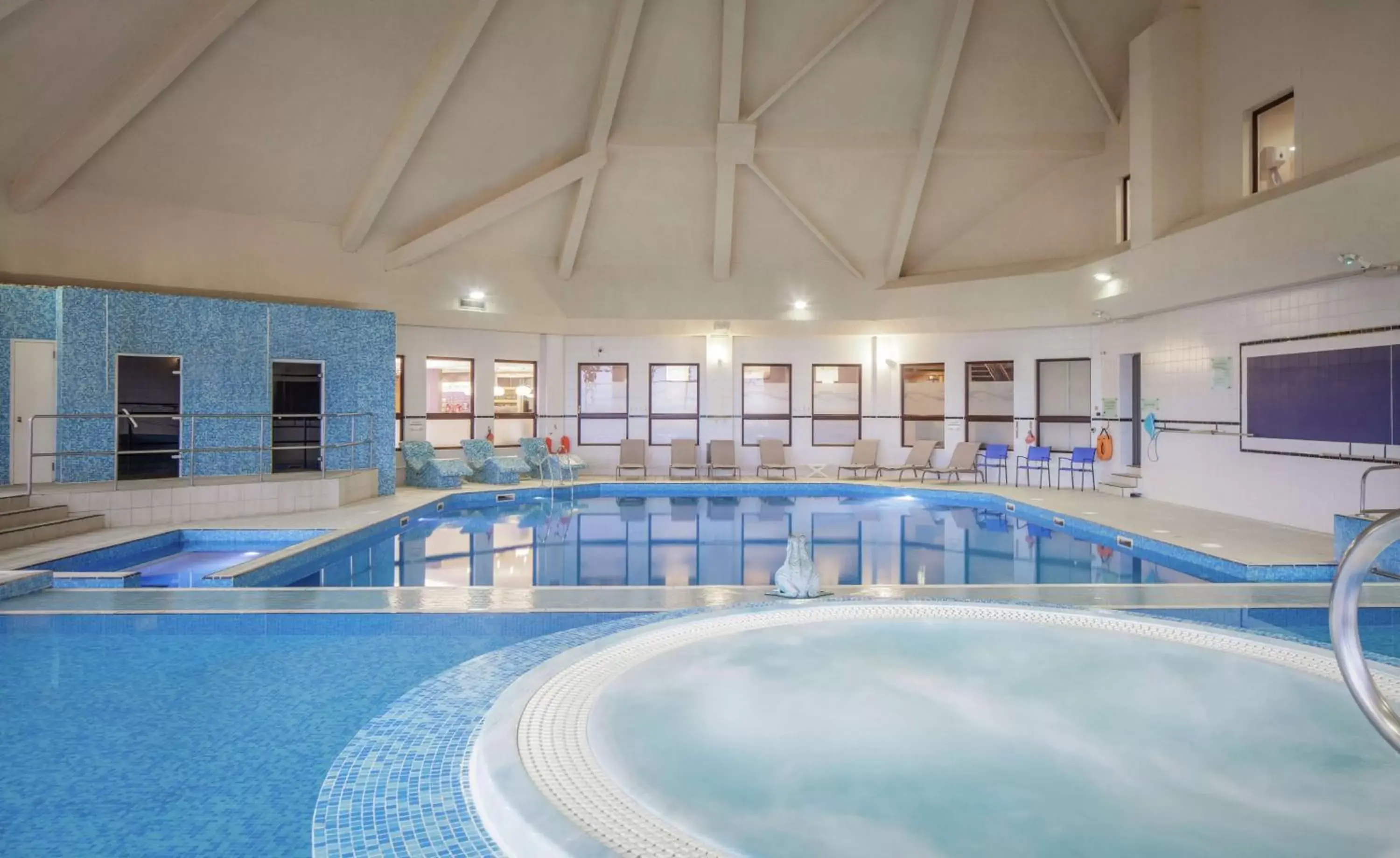 Hot Tub, Swimming Pool in Doubletree By Hilton Glasgow Westerwood Spa & Golf Resort