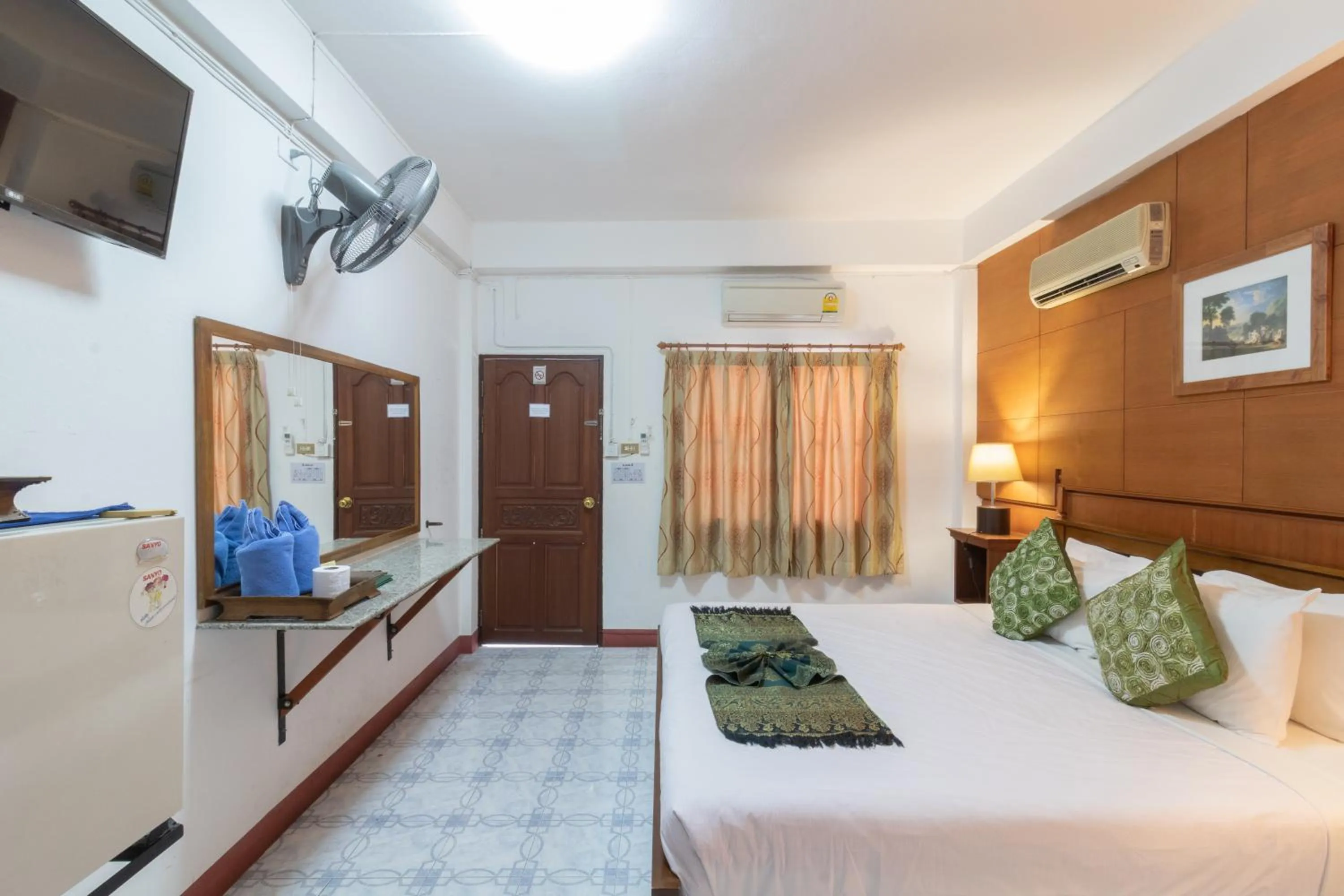 Bedroom, Bed in Rendezvous Oldtown Chiangmai