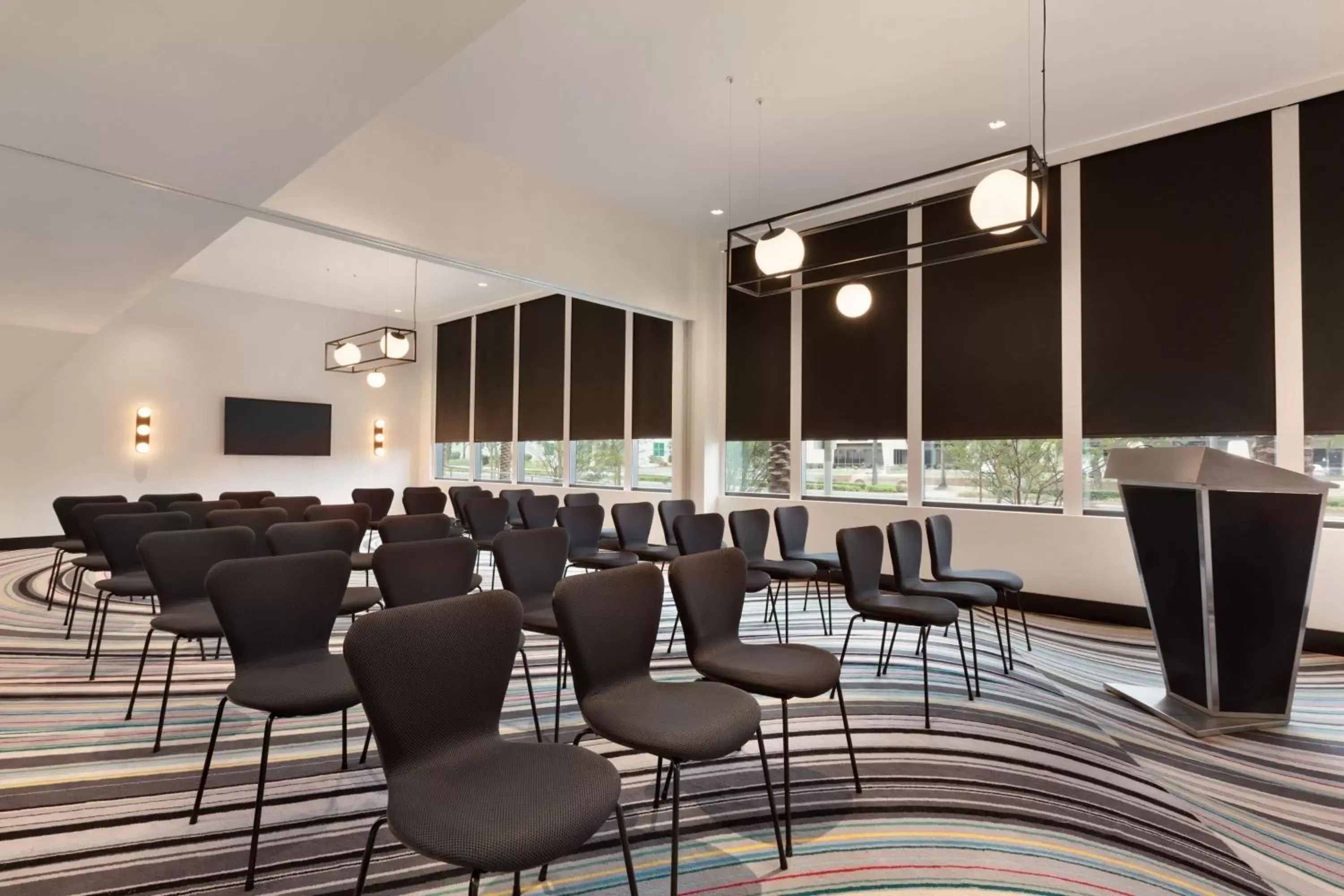 Meeting/conference room in The Viv Hotel, Anaheim, a Tribute Portfolio Hotel