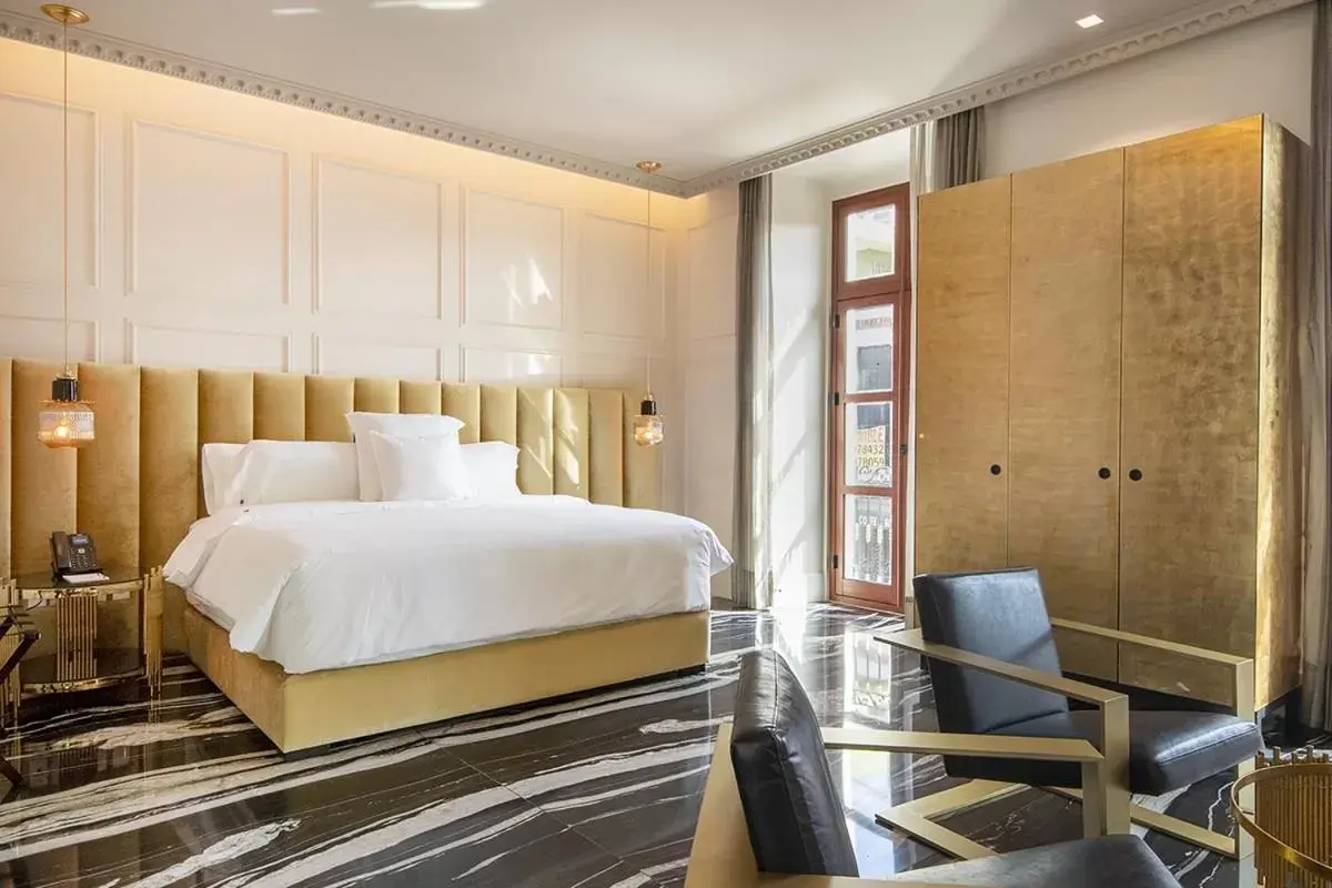 Bed in L Hotel Perla Boutique