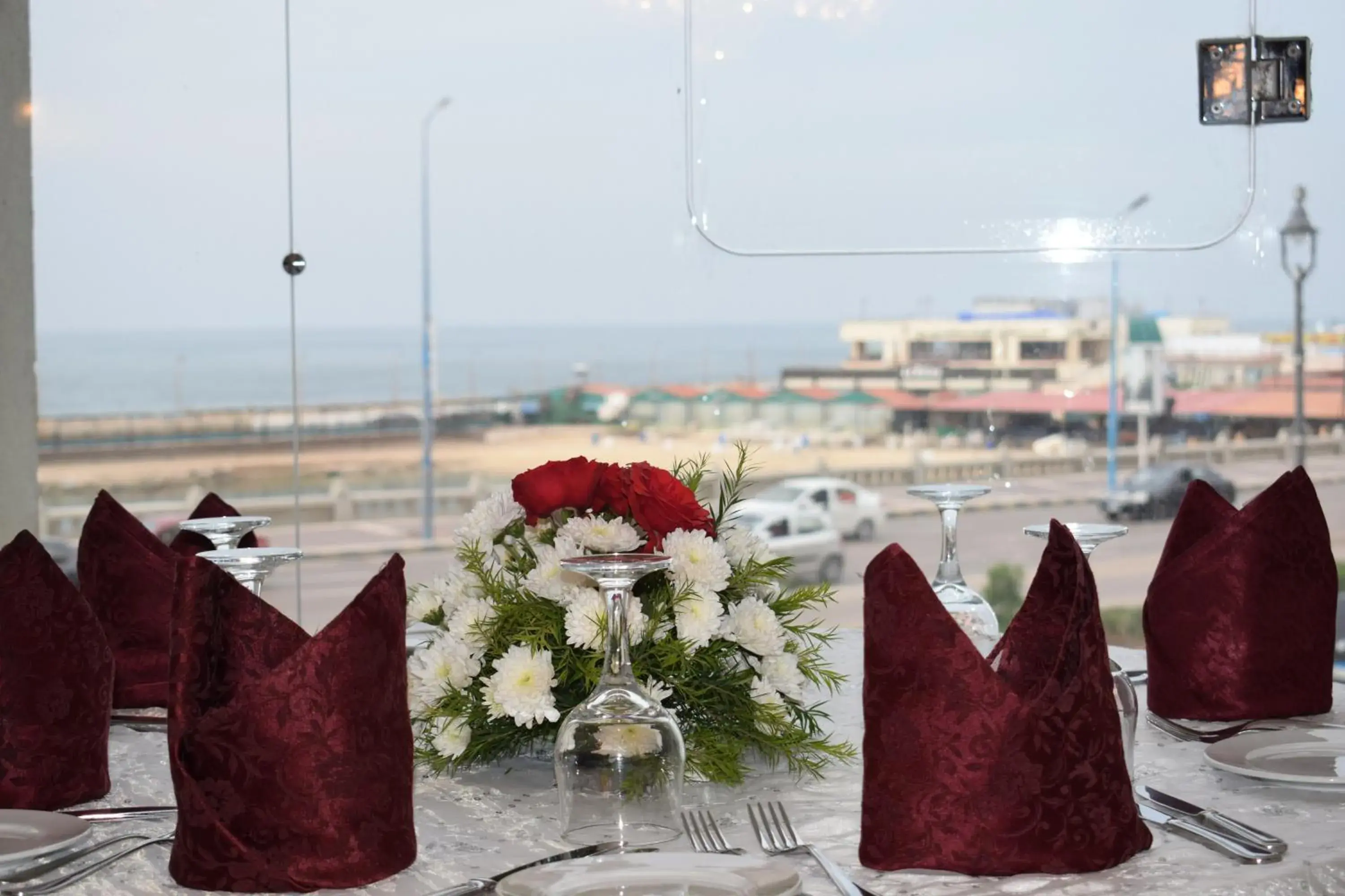 Restaurant/Places to Eat in Romance Alexandria Hotel