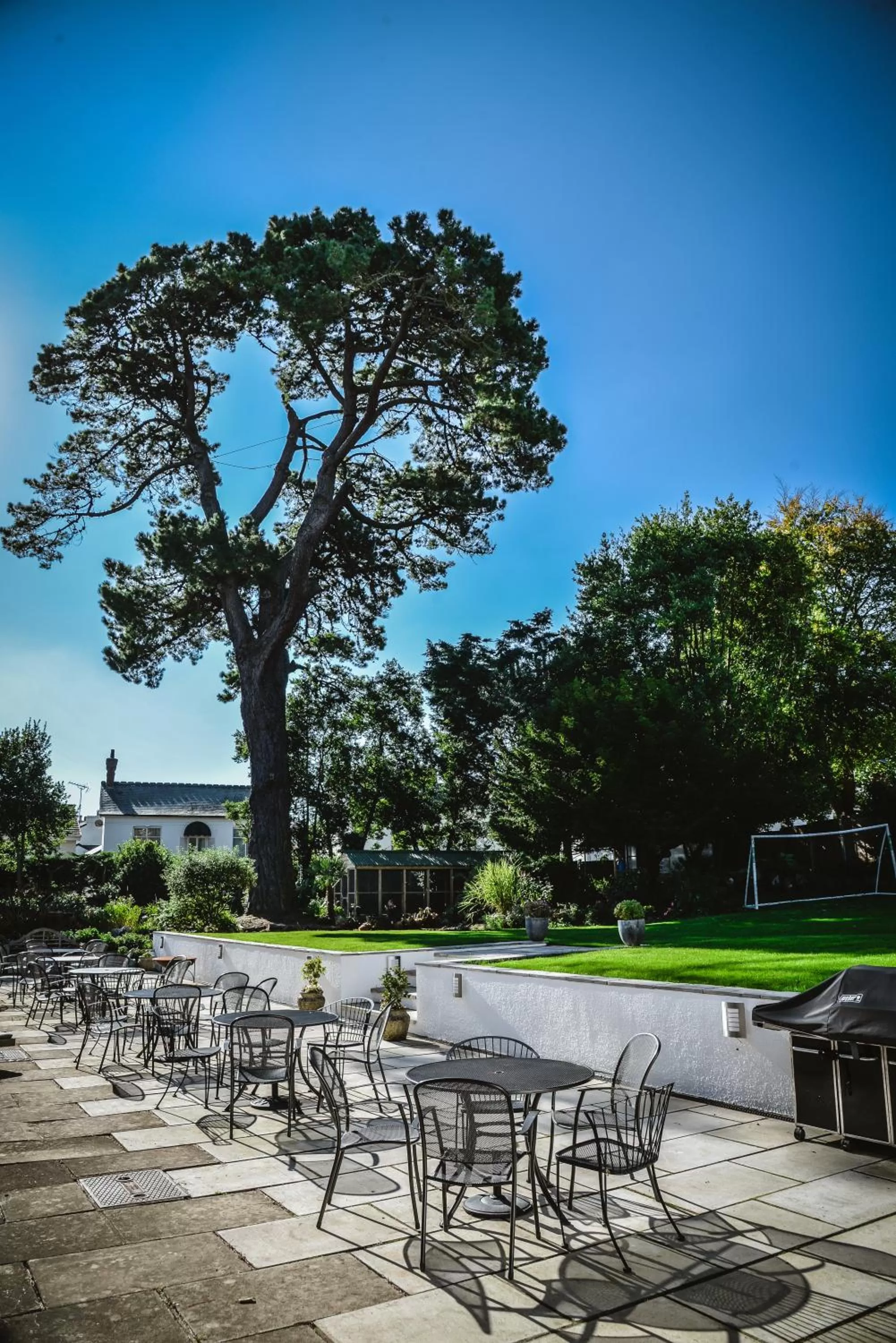Garden in The Woodlands Hotel