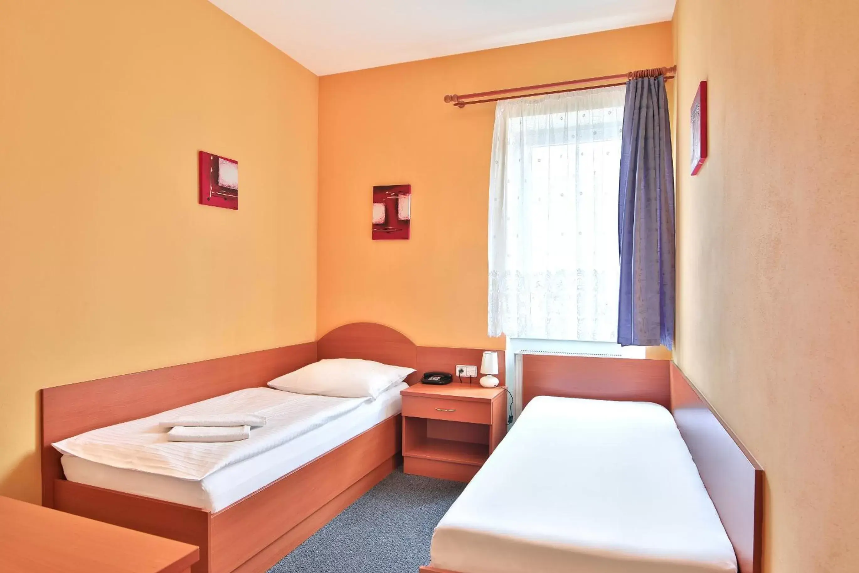 Bedroom, Bed in Attic Hotel