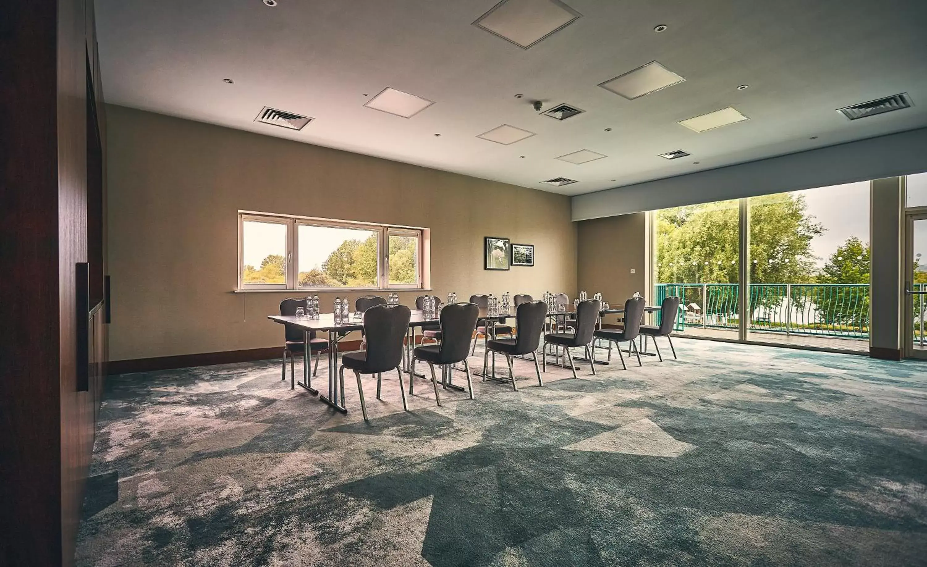 Meeting/conference room in Crowne Plaza Marlow, an IHG Hotel