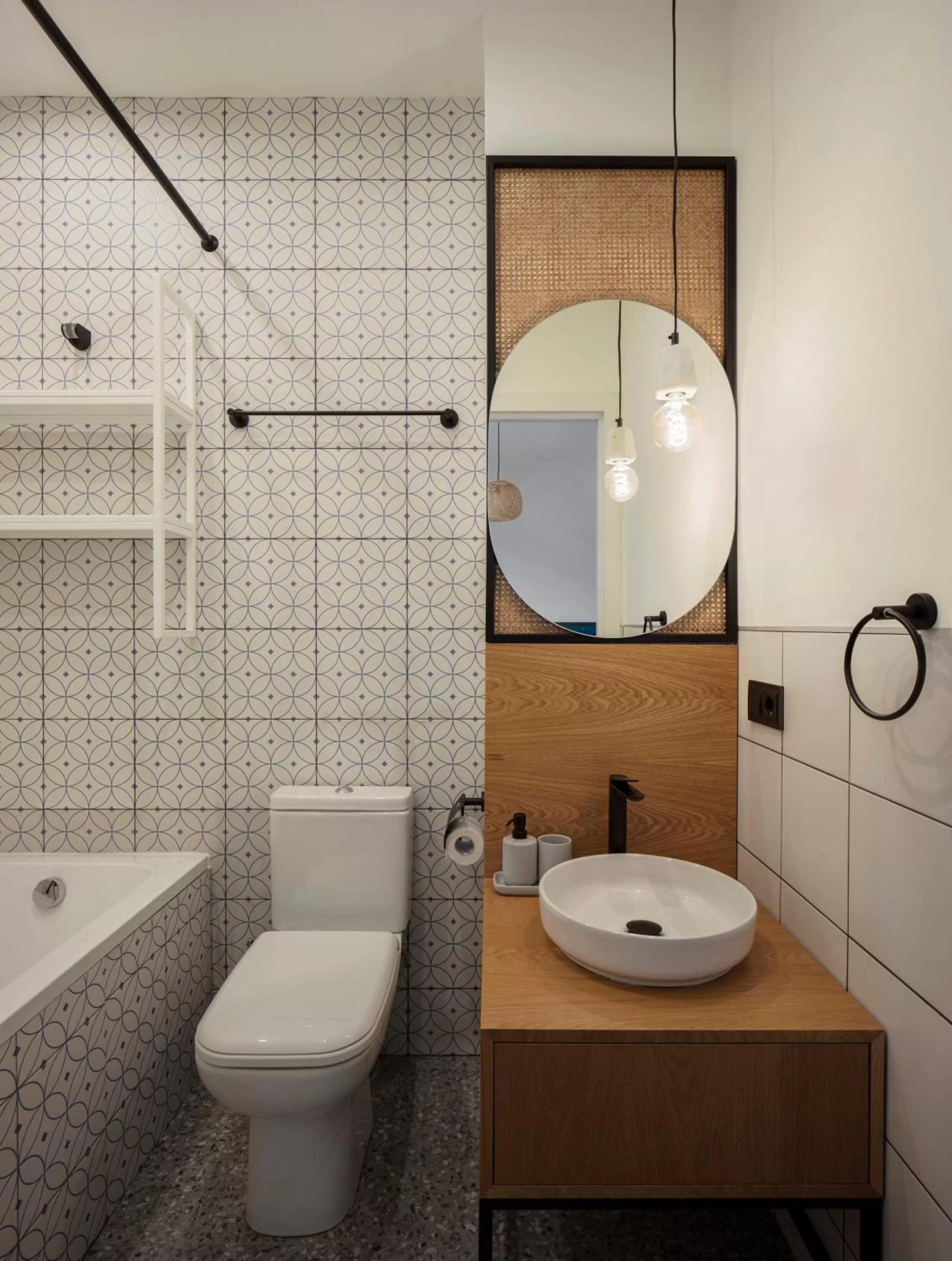 Toilet in Major's House Hotel