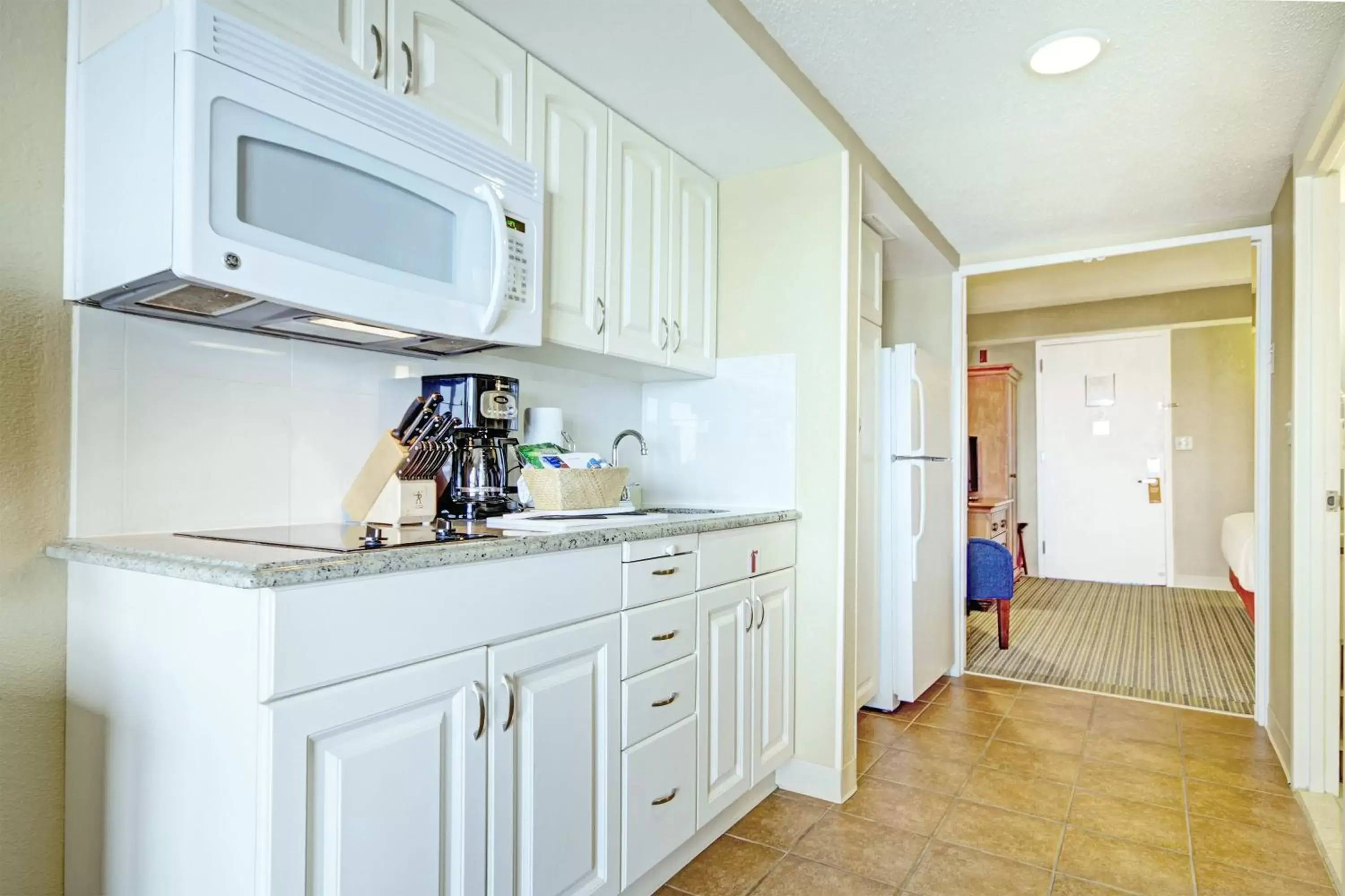 Photo of the whole room, Kitchen/Kitchenette in Club Wyndham Inn on Long Wharf