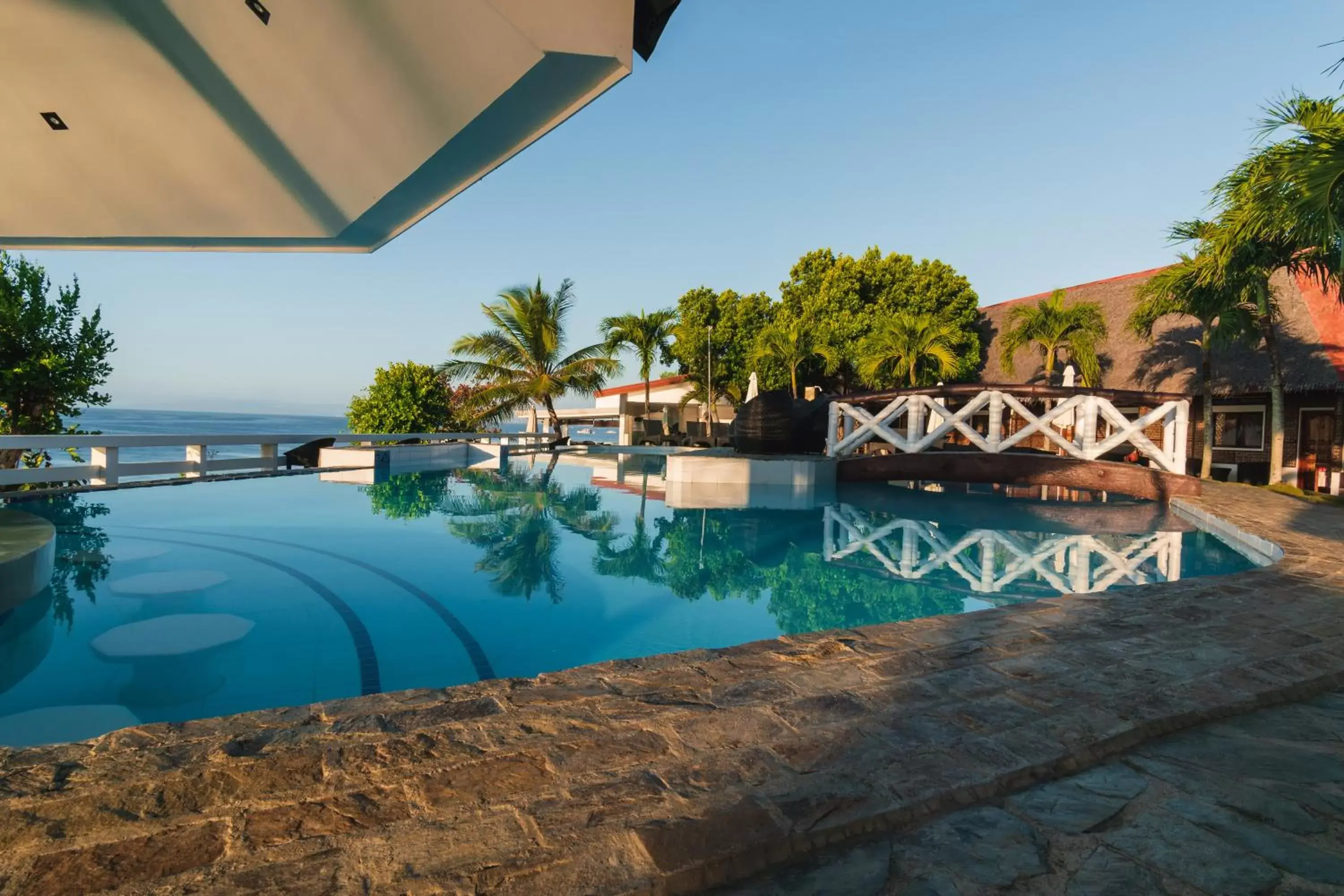 Swimming pool in Cliffside Resort Swimming pool in Cliffside Resort