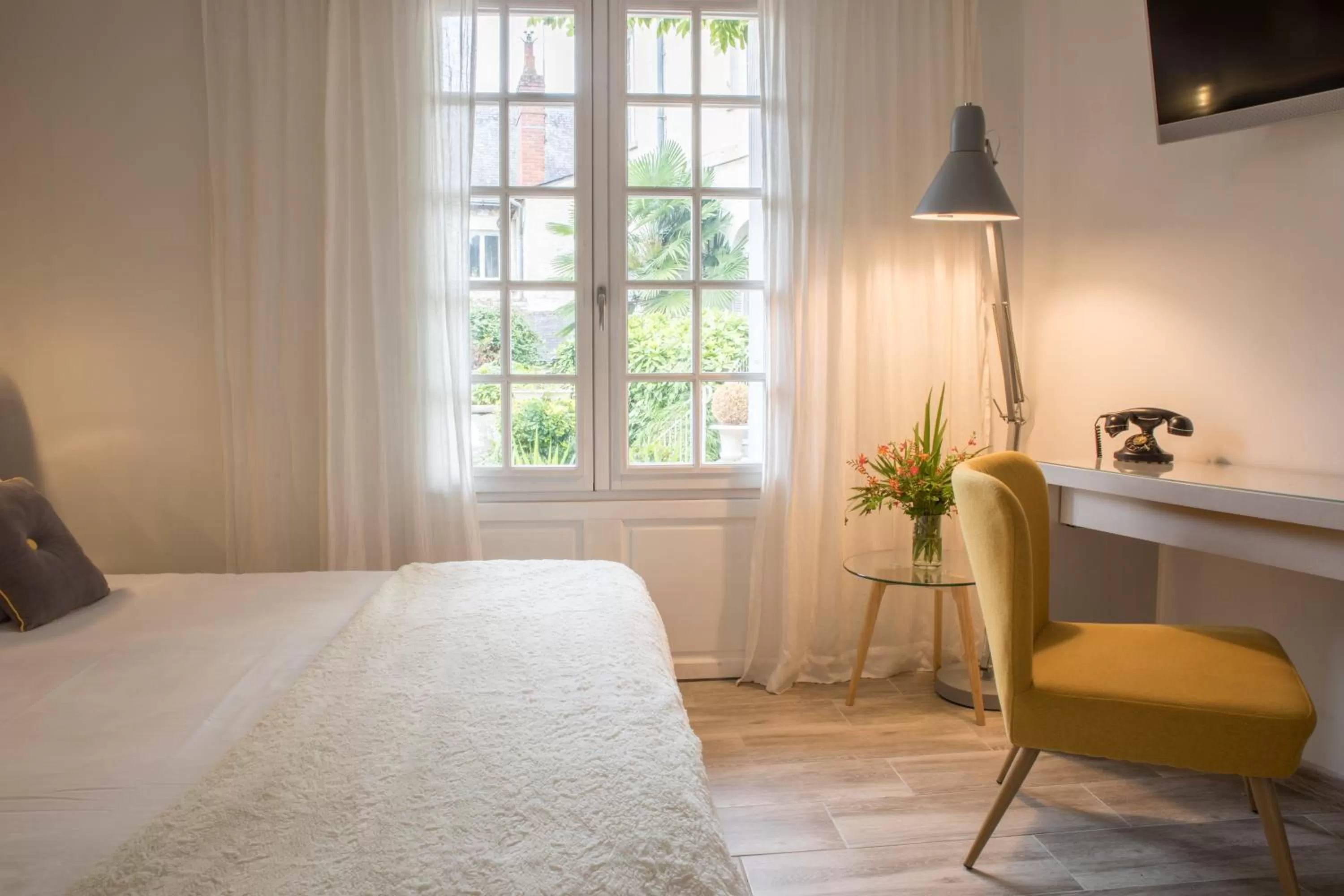 Bed in Hôtel Le Plantagenet