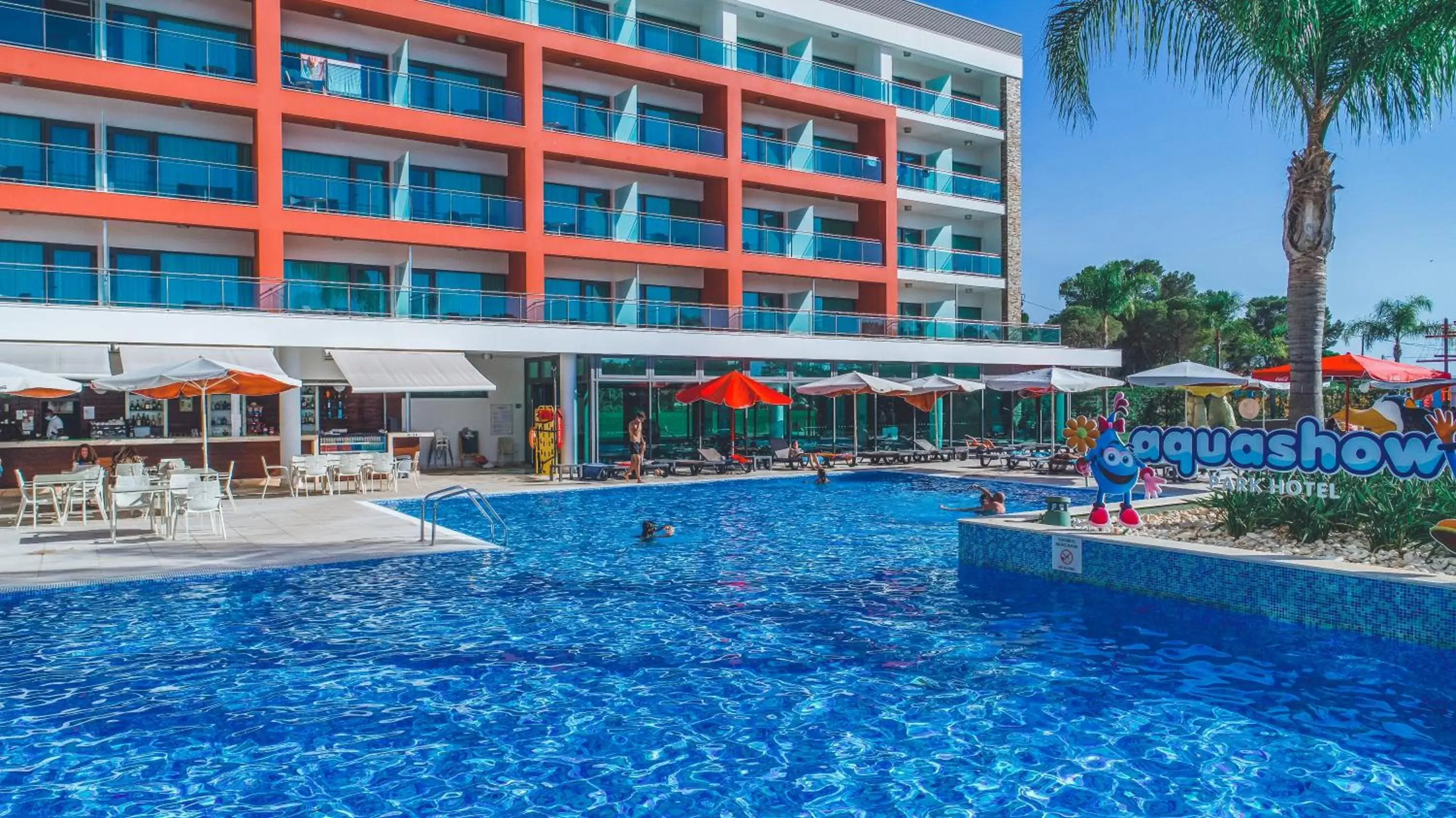 Balcony/Terrace, Swimming Pool in Aquashow Park Hotel