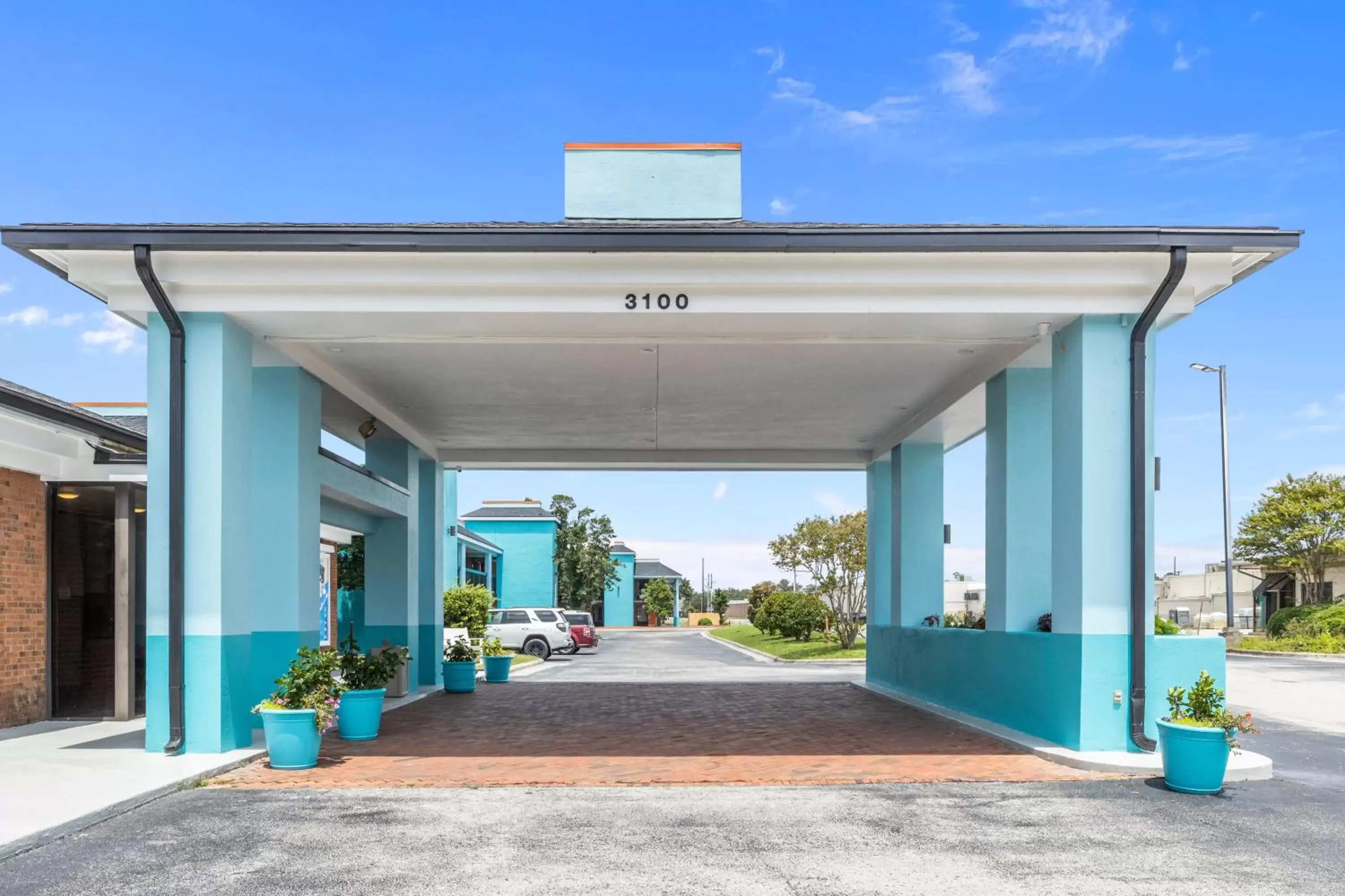 Facade/entrance in Garnet Inn & Suites, Morehead City near Atlantic Beach