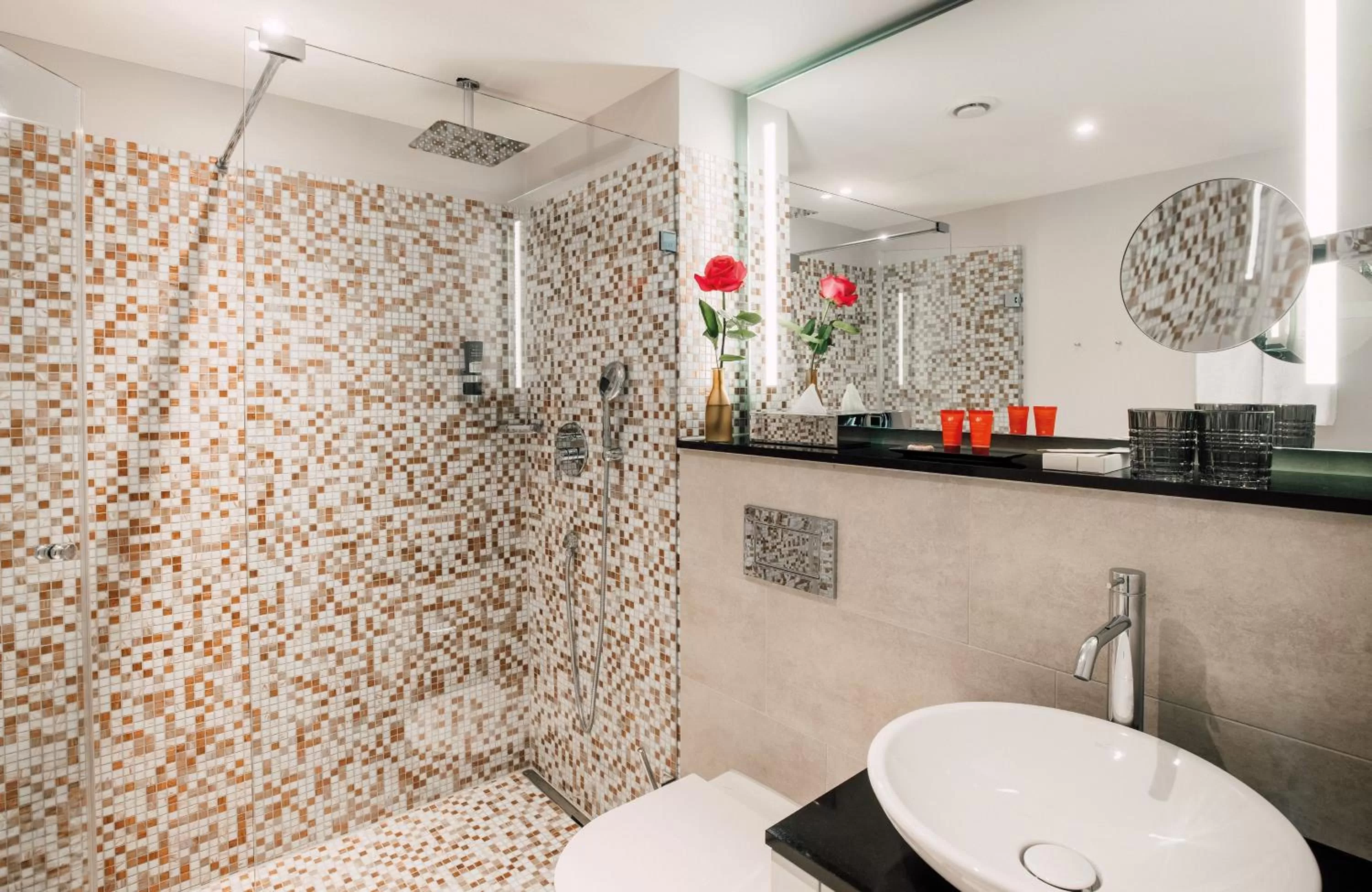 Bathroom in Leonardo Hotel Zurich Airport