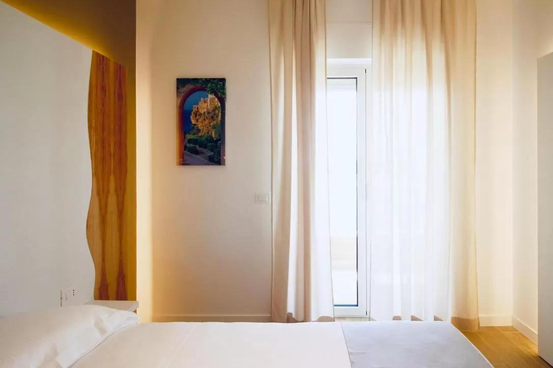 Decorative detail, Bed in Olivò