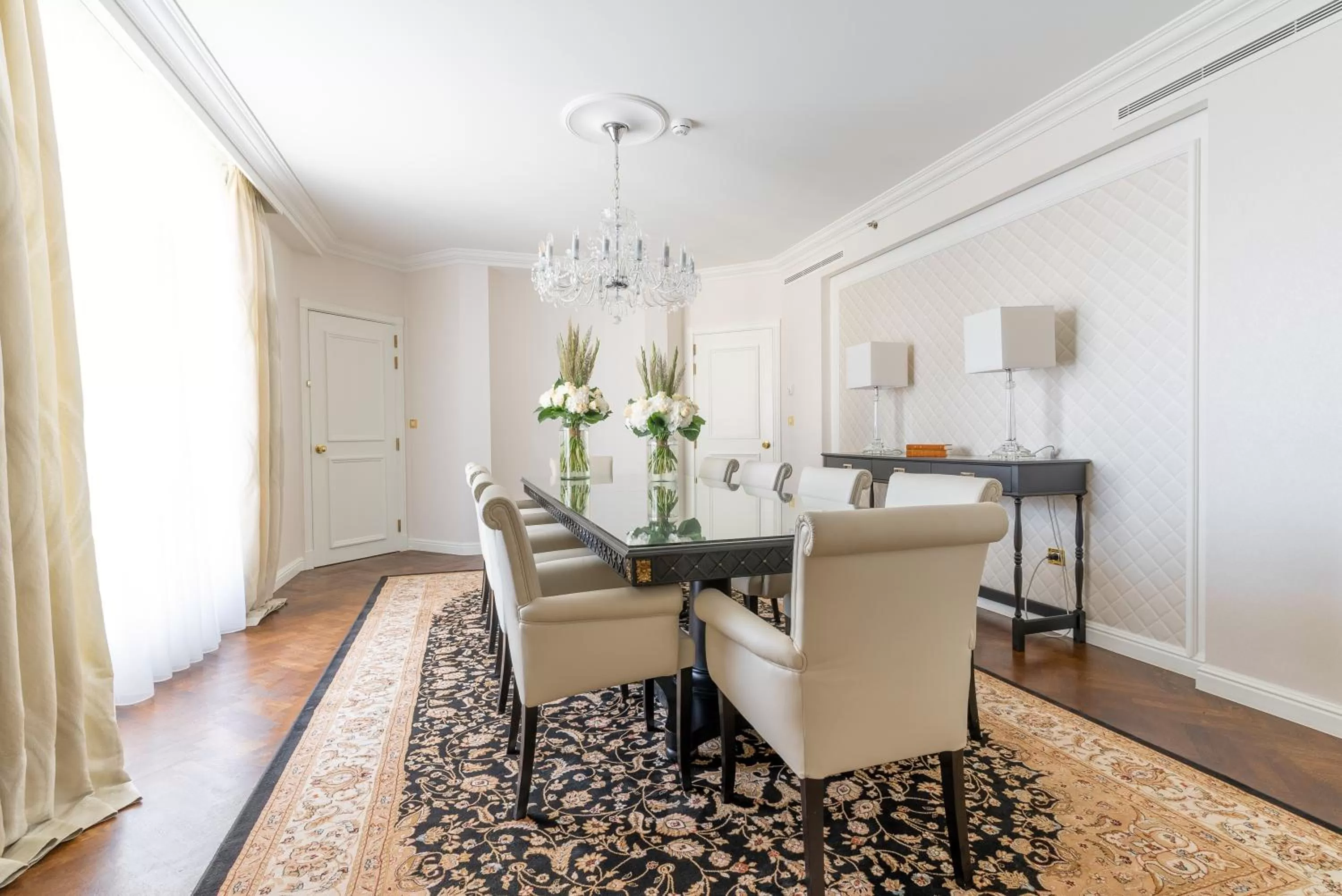 Dining area in Steigenberger Icon Wiltcher's