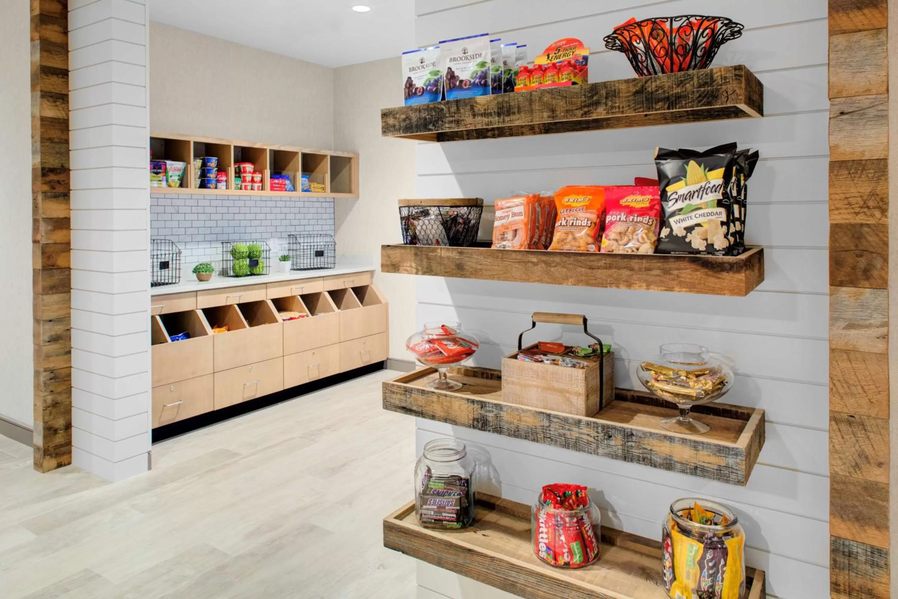 Restaurant/places to eat in Hilton Garden Inn Jackson