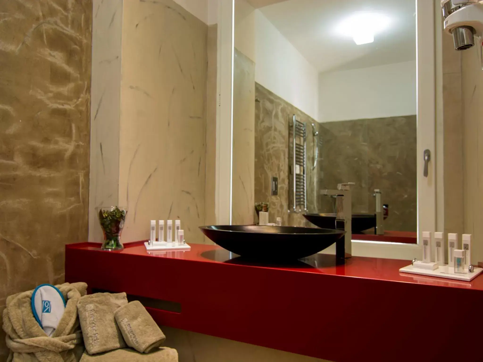 Bathroom in Partenope Relais