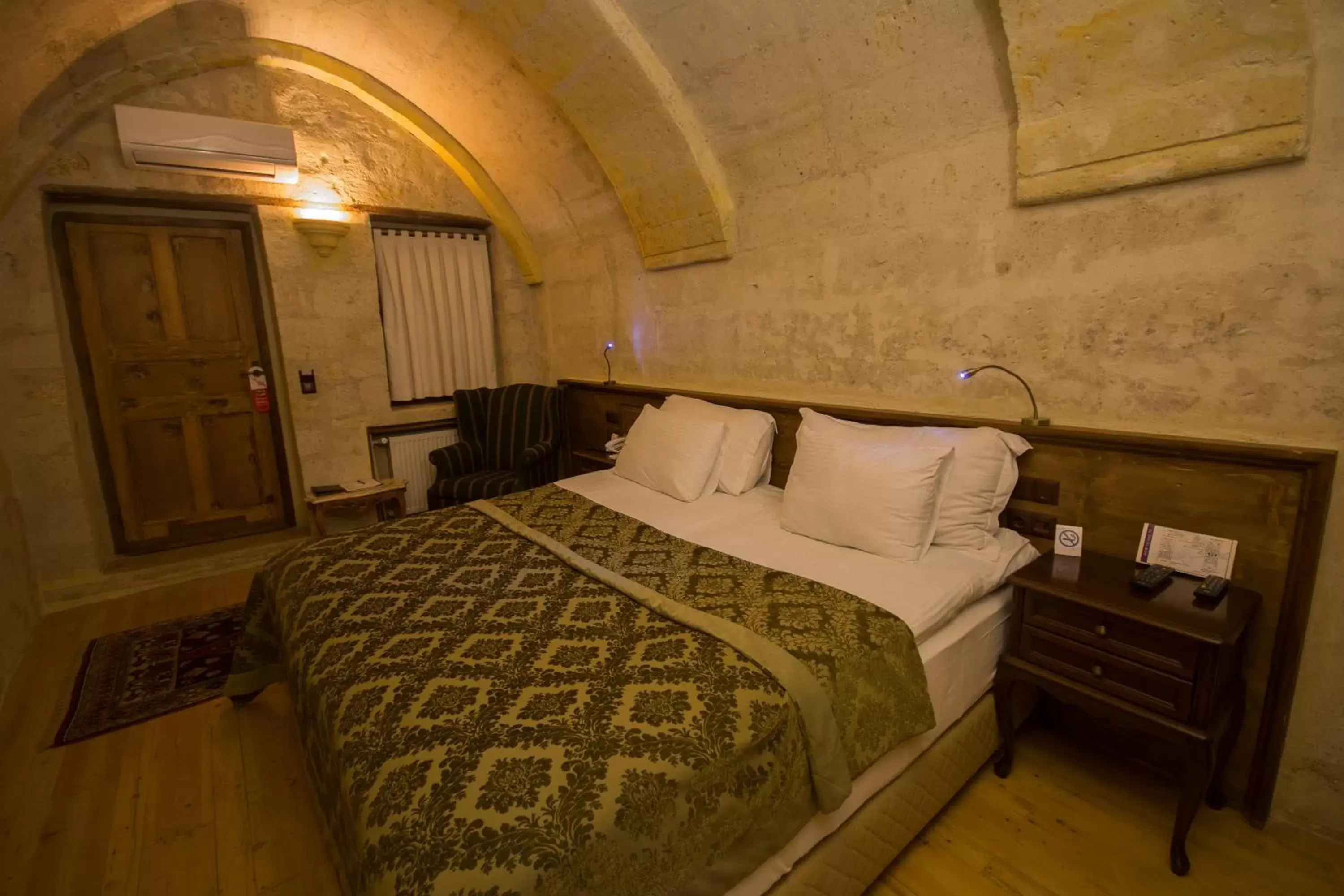 Bedroom, Bed in Fresco Cave Suites Cappadocia