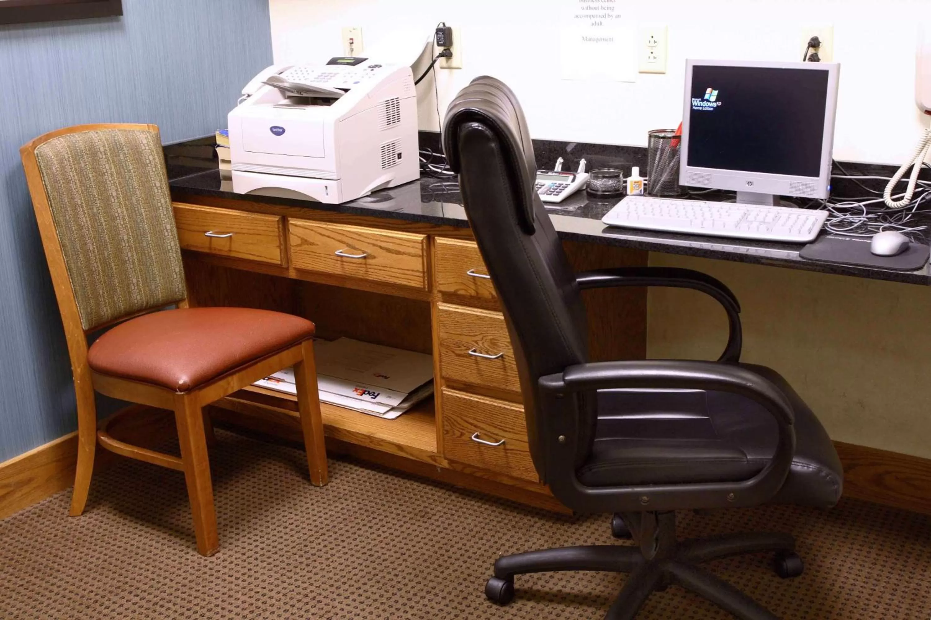 Business facilities in Hampton Inn & Suites Chesapeake-Square Mall