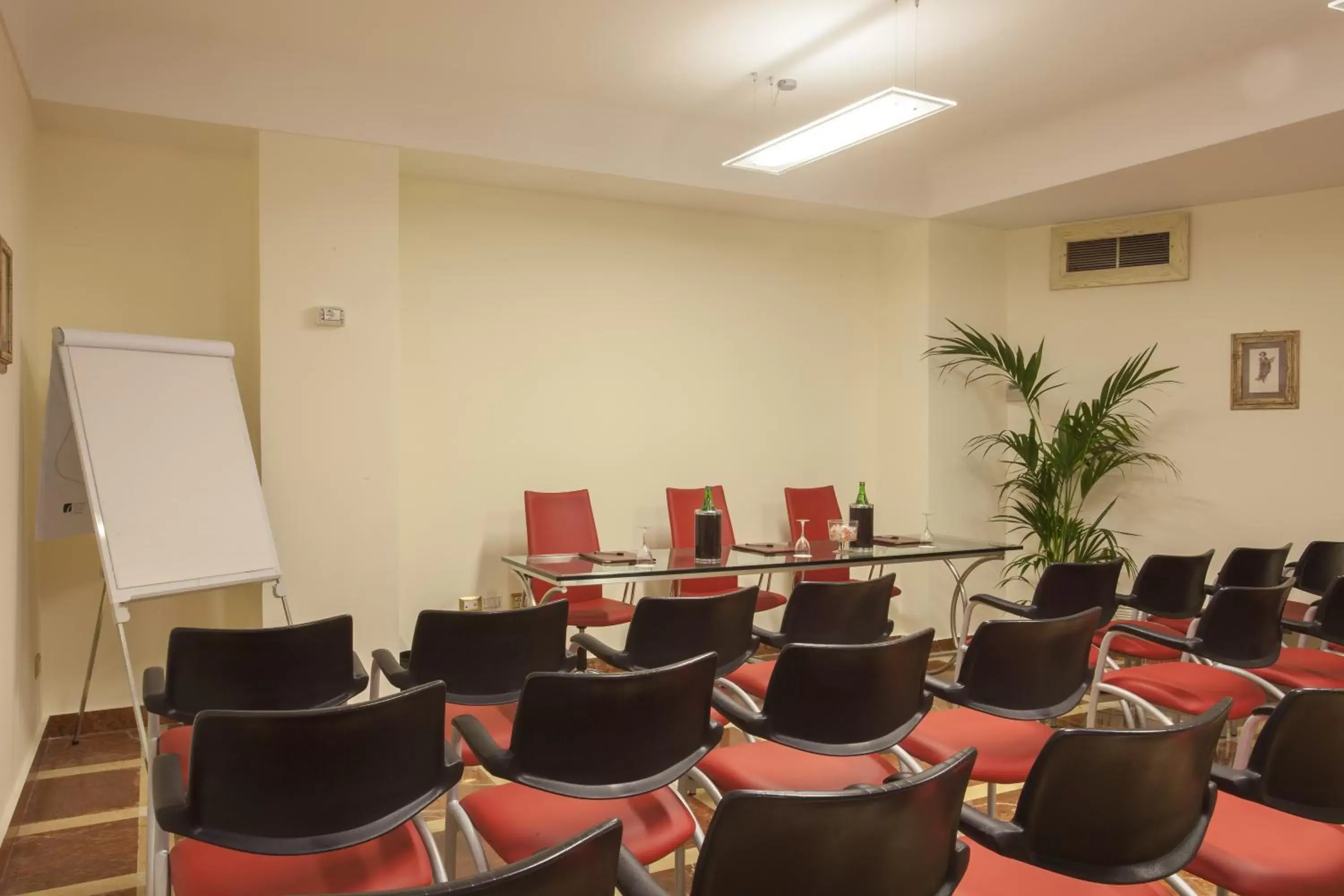 Business facilities in Hotel Vecchio Borgo