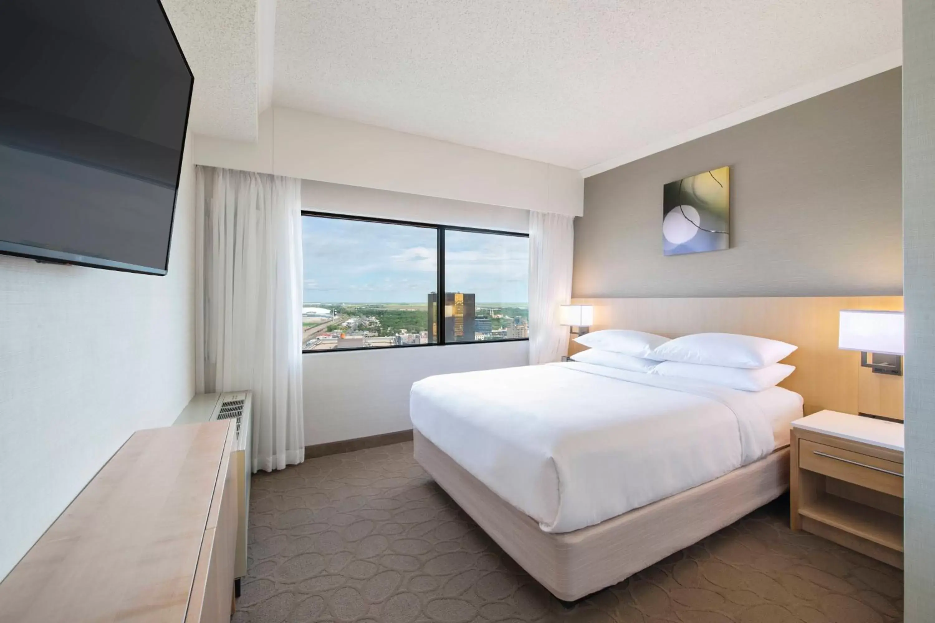 Bedroom in Delta Hotels by Marriott Regina