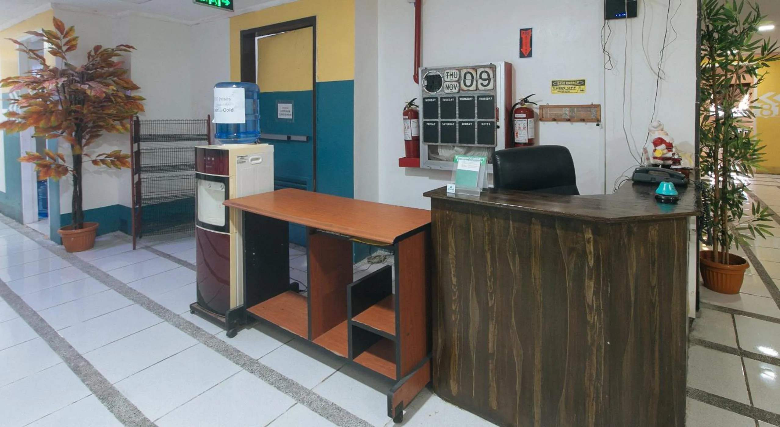 Lobby or reception in RedDoorz at Crowne One Condo