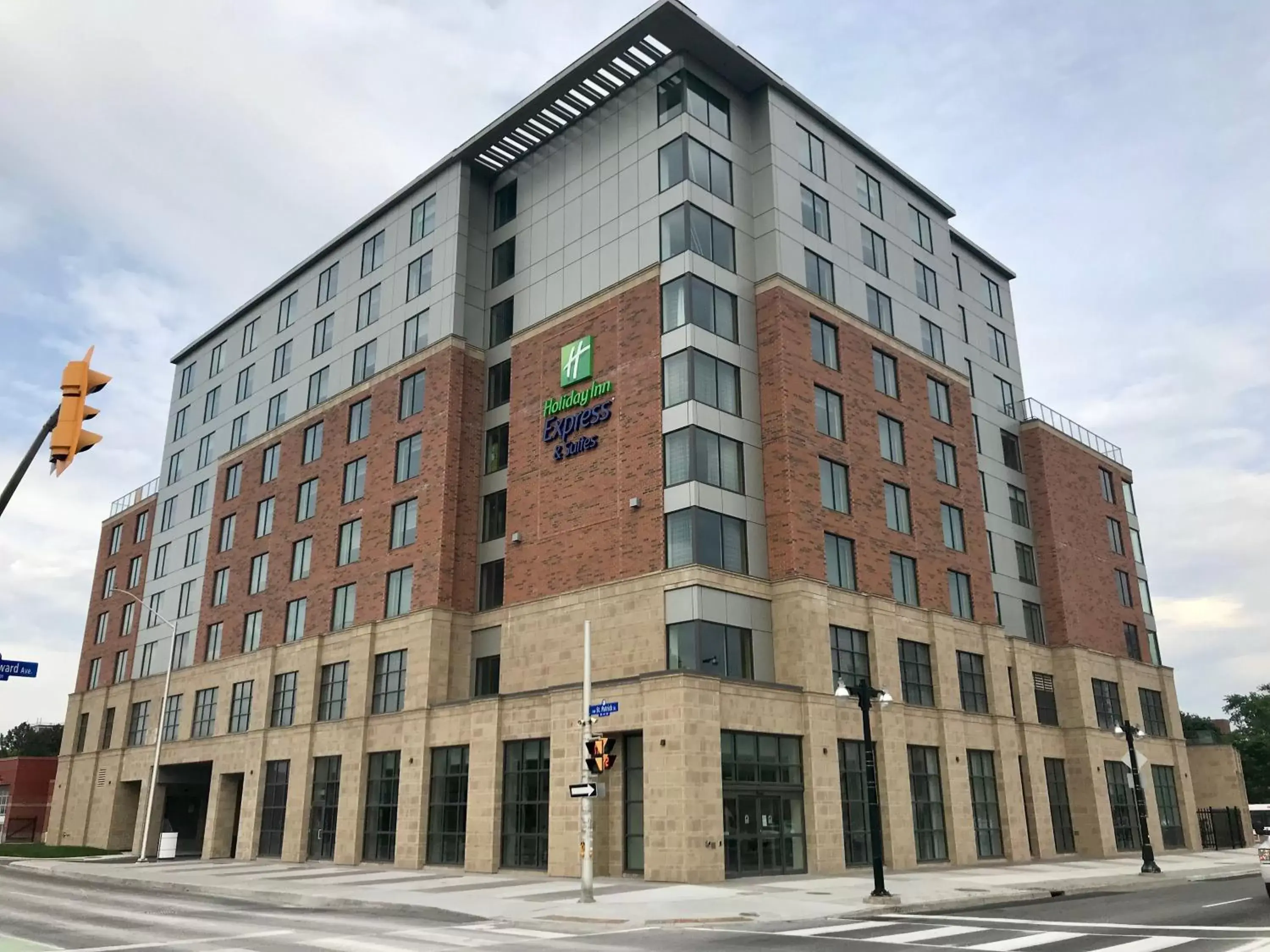 Property Building in Holiday Inn Express & Suites - Ottawa Downtown East, an IHG Hotel