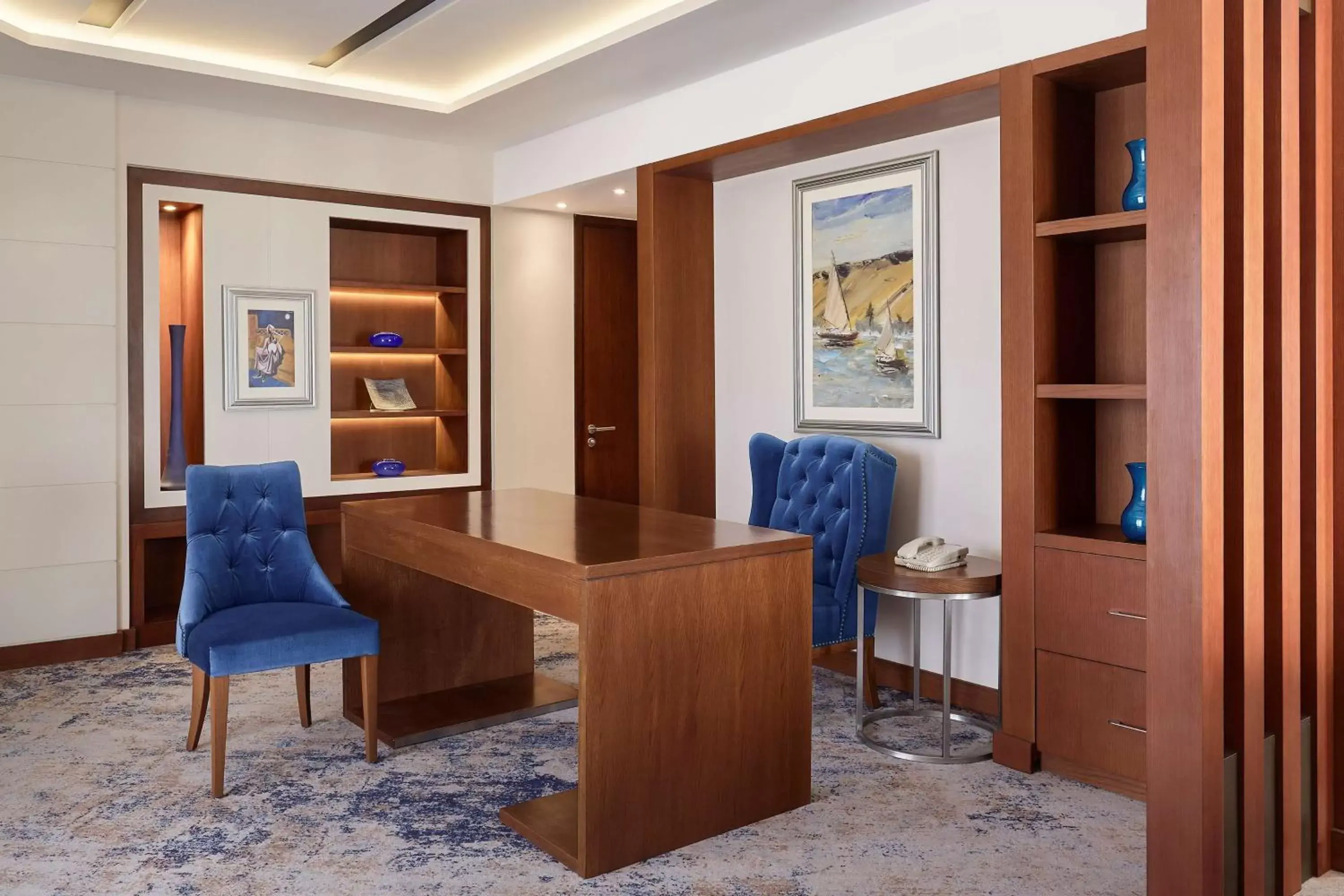 Bedroom, Seating Area in Ramses Hilton Hotel & Casino