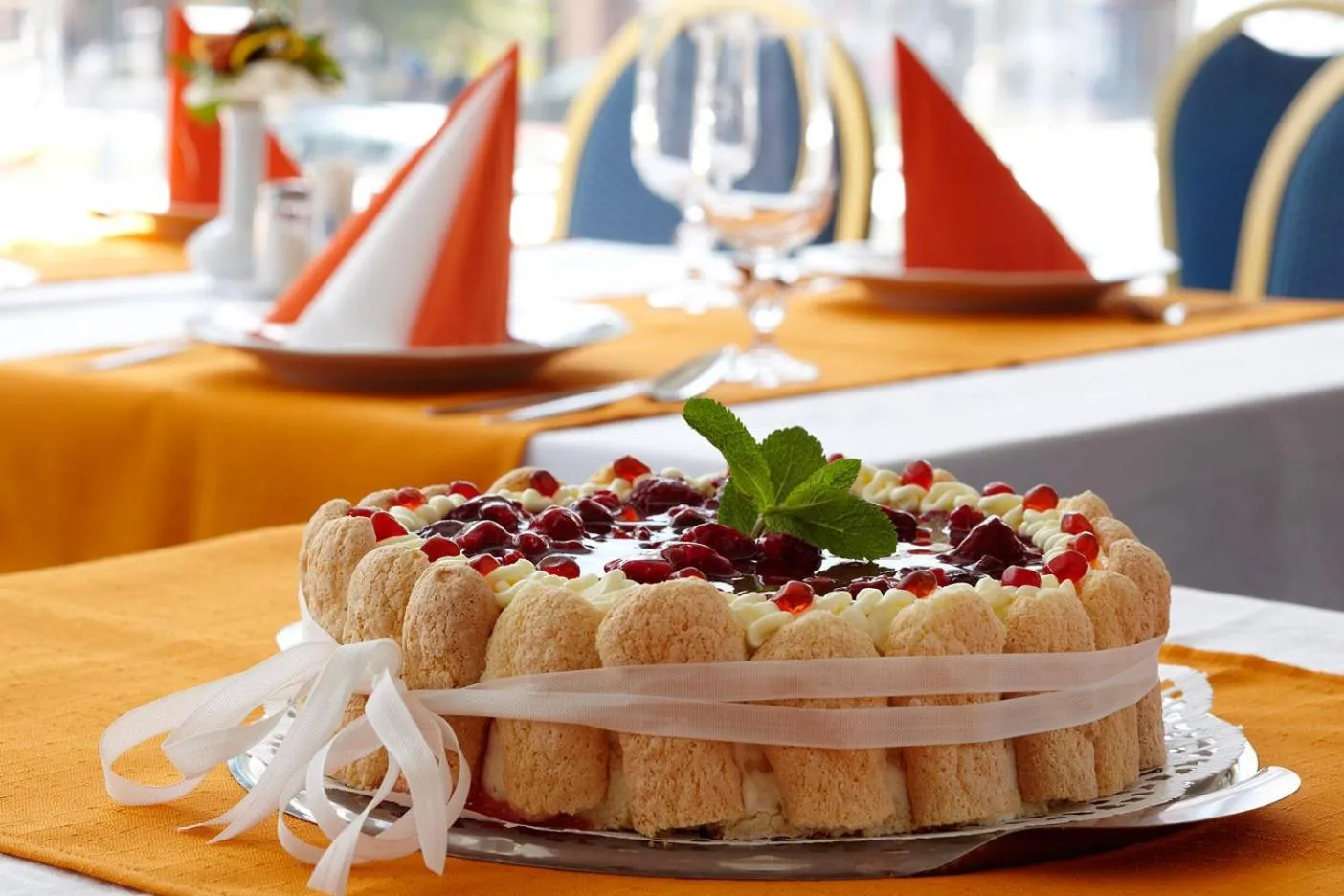 Restaurant/places to eat in Hotel Cernigov