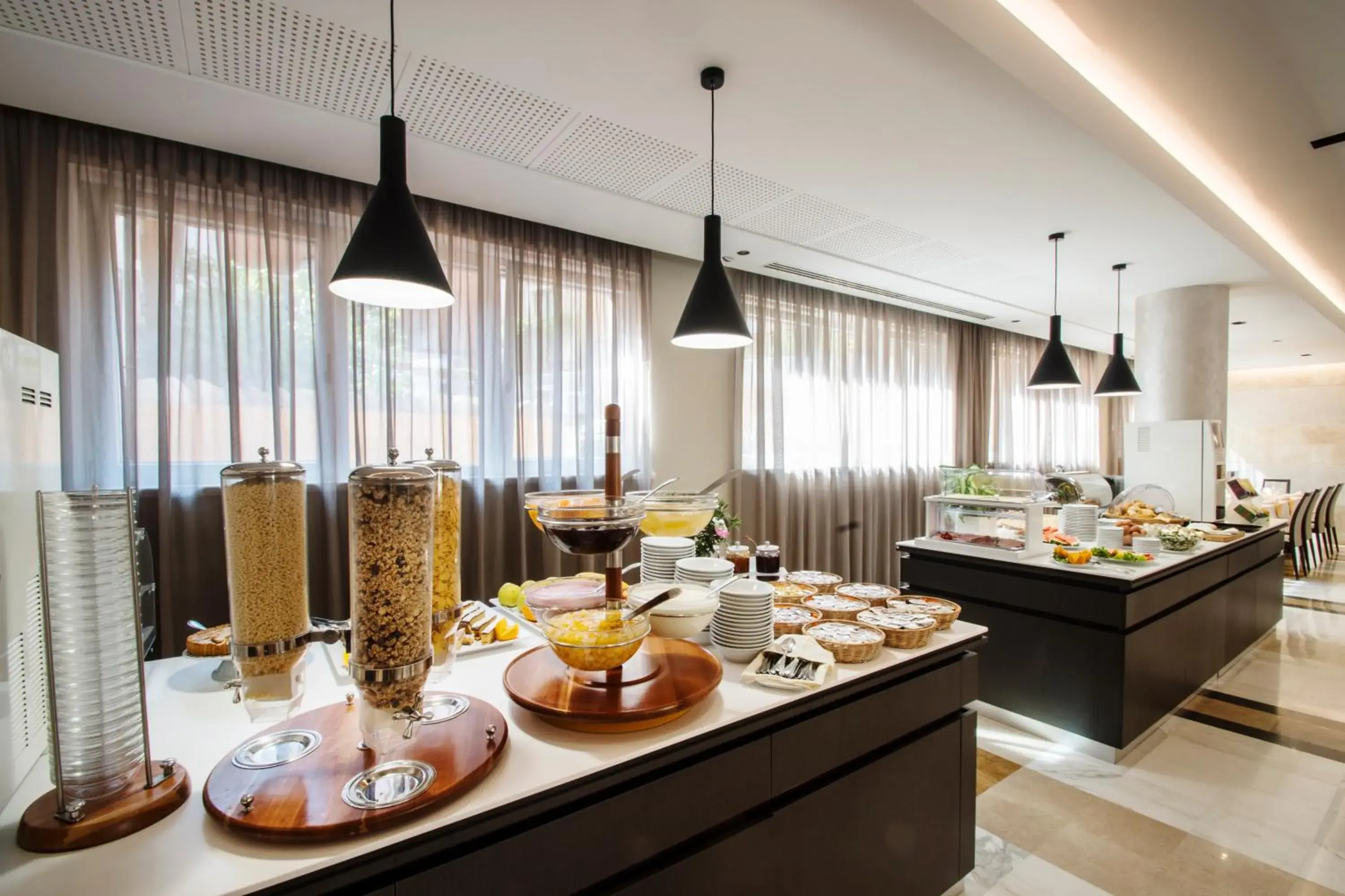 Breakfast, Restaurant/Places to Eat in Hotel Bisesti ***S