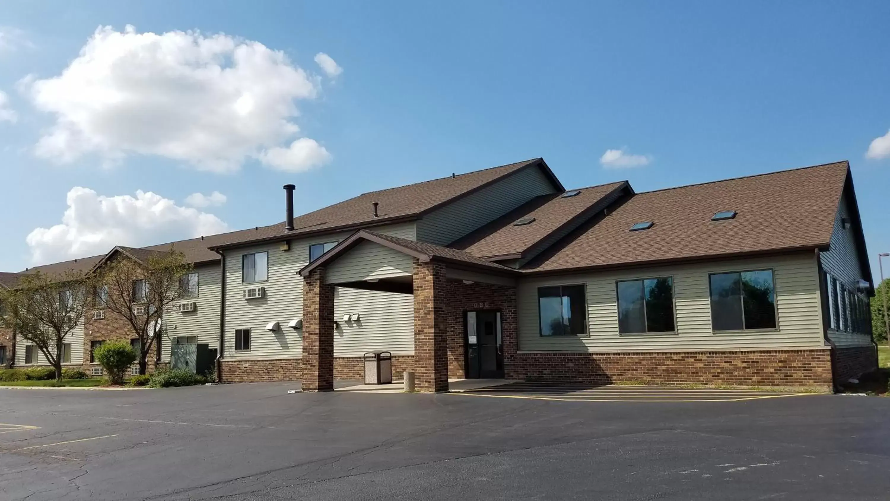 Facade/entrance, Property Building in Super 8 by Wyndham DeKalb IL