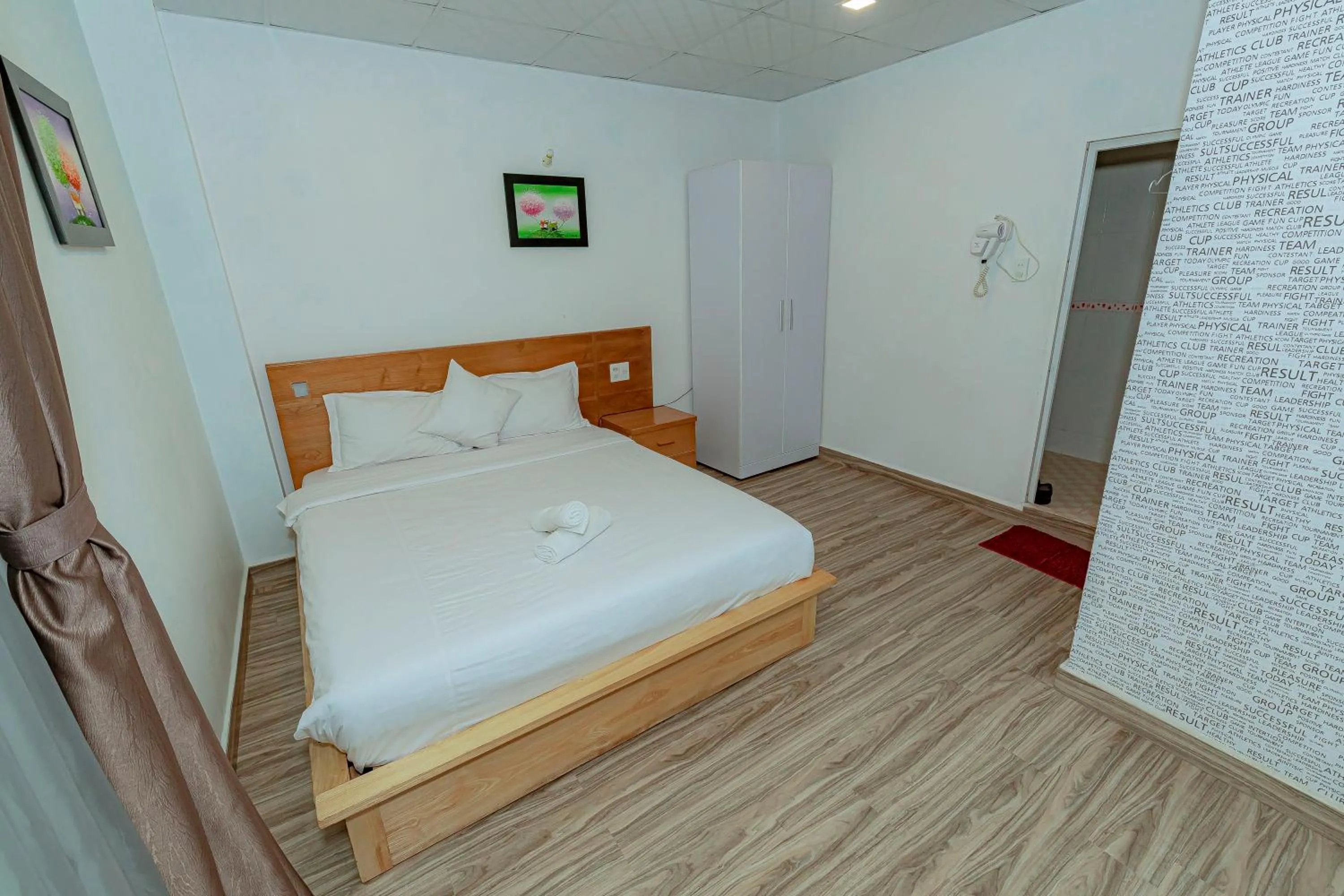 Ken's Backpackers Hotel