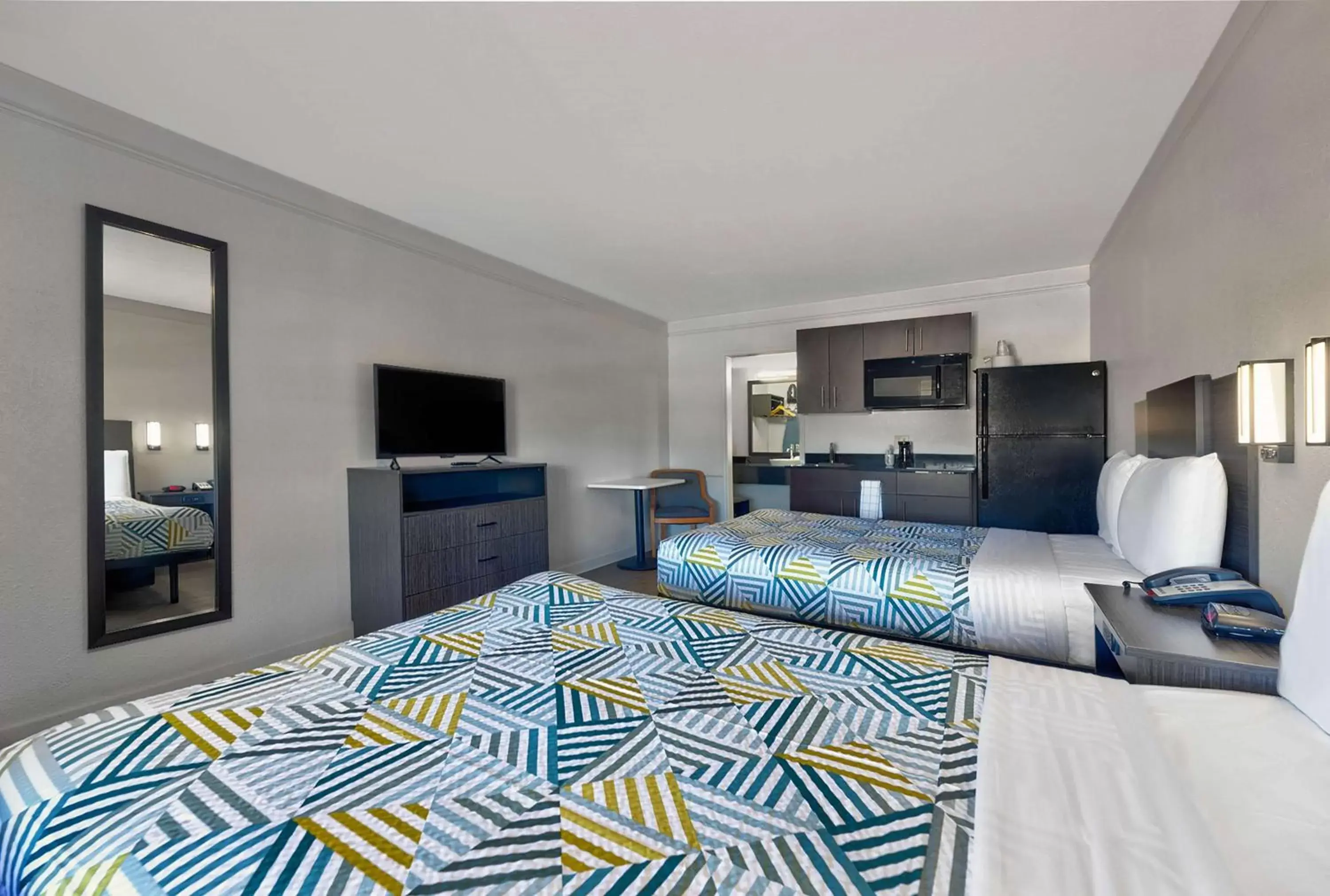 Photo of the whole room, Bed in Studio 6-Denton, TX - UNT Photo of the whole room, Bed in Studio 6-Denton, TX - UNT