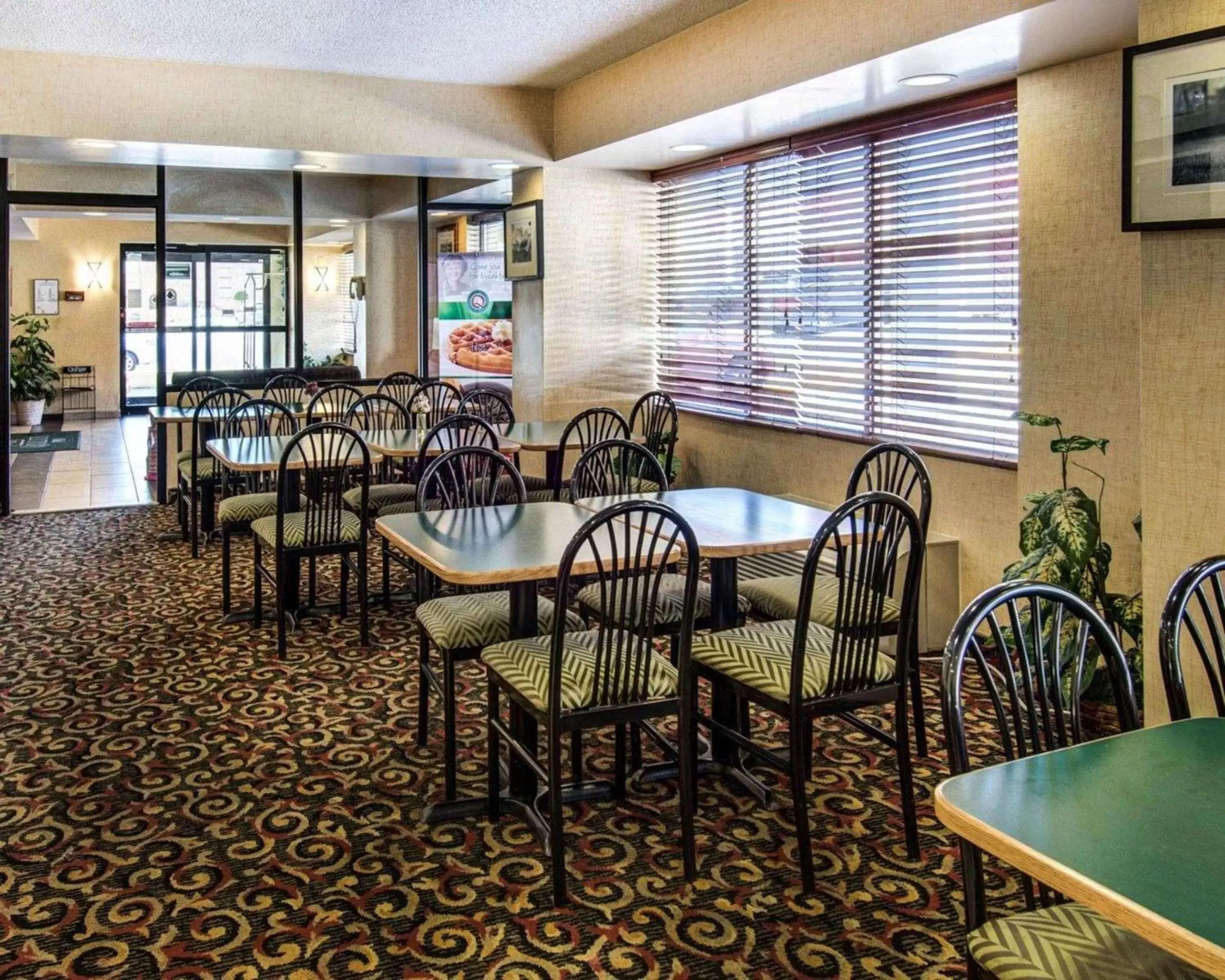 Restaurant/Places to Eat in Quality Inn Takoma Park