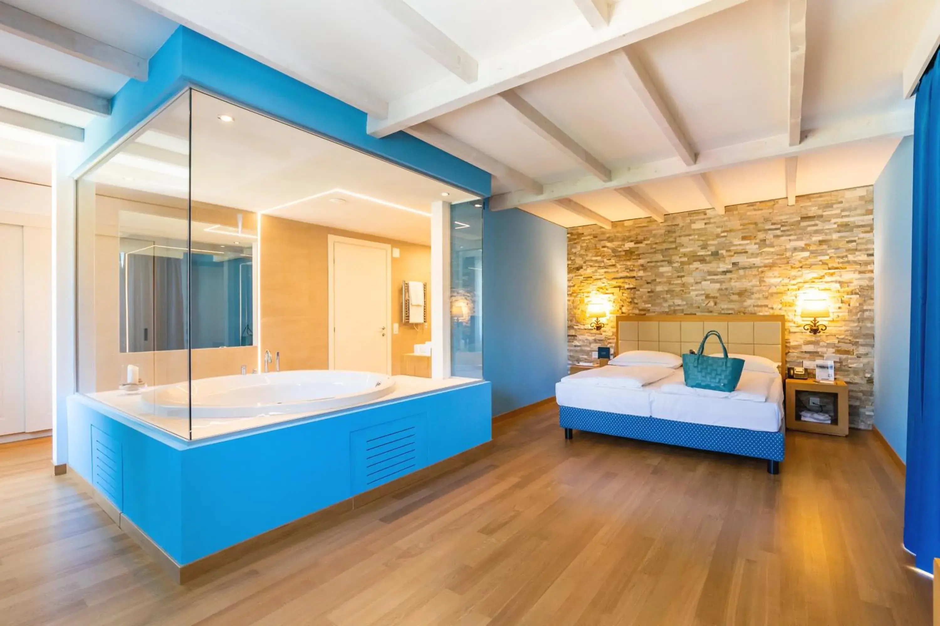 Hot Tub in Kurhaus Cademario Hotel & DOT Spa - Ticino Hotels Group