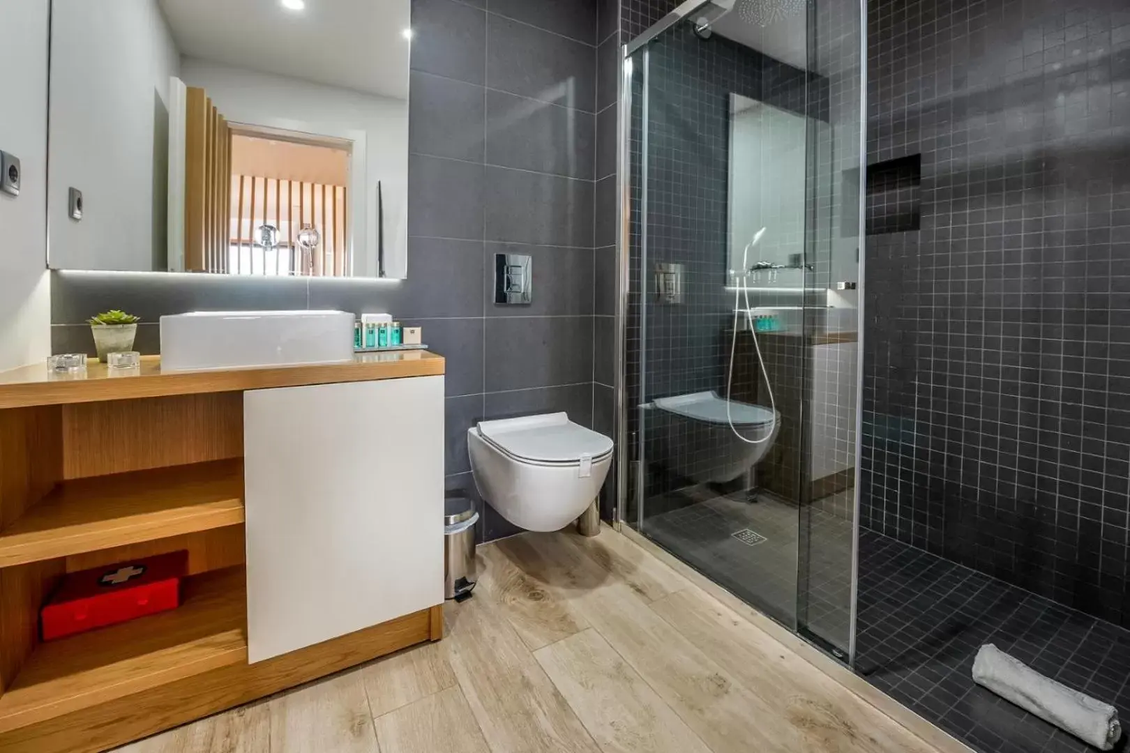 Shower, Bathroom in Estrela da Luz Resort