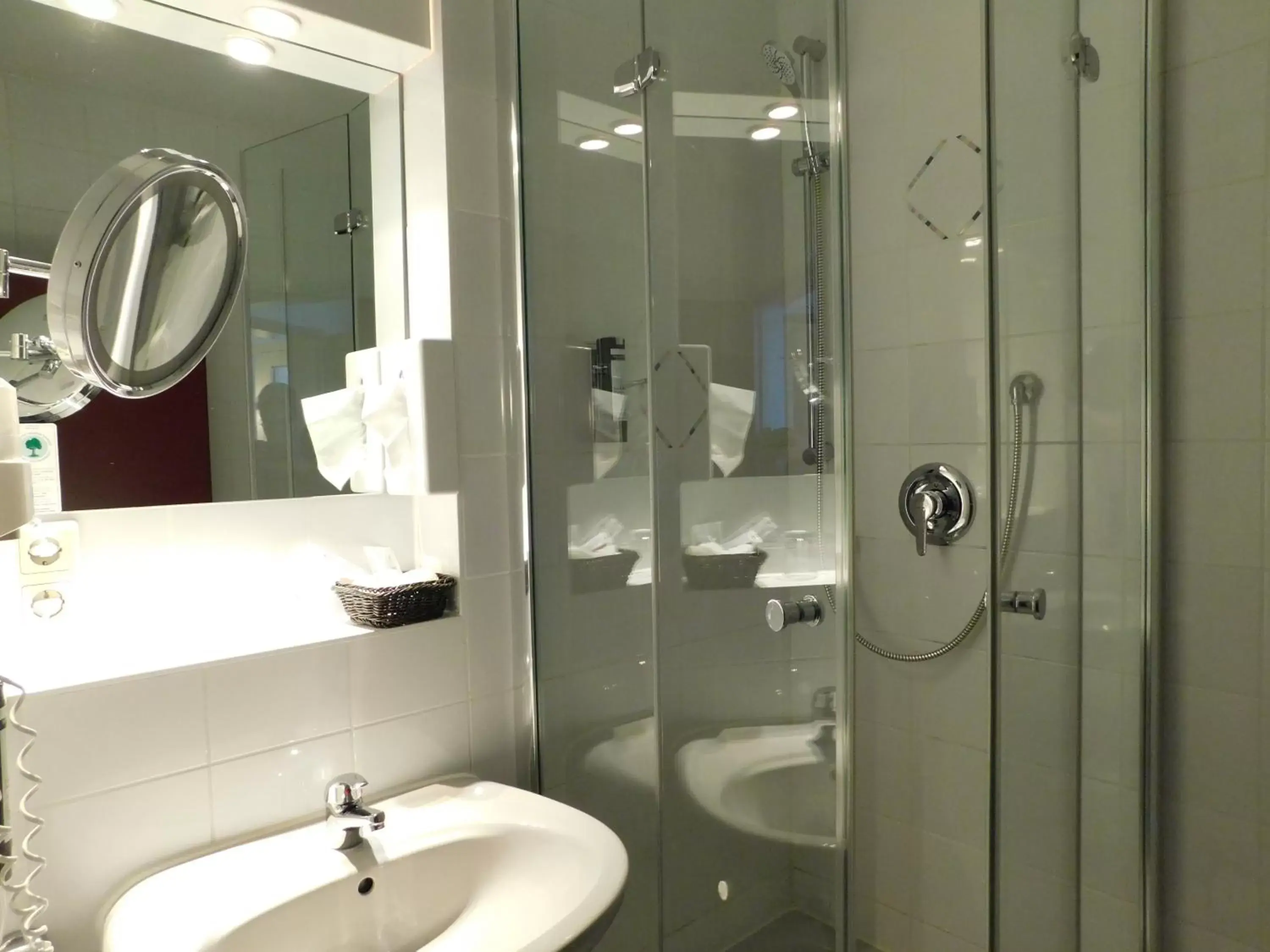 Bathroom in Hotel KonradP Holzkirchen