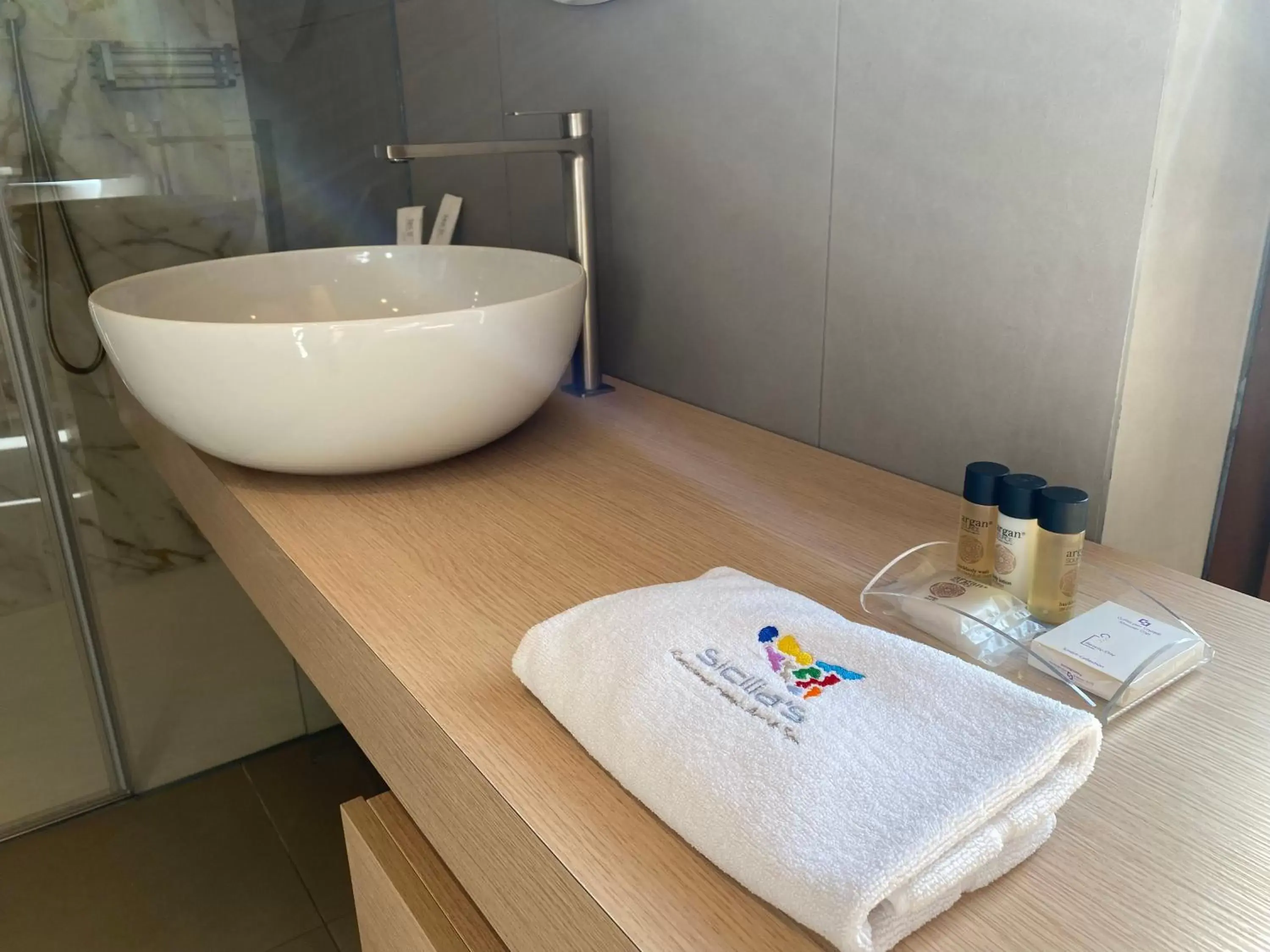 Bathroom in Sicilia's Art Hotel & Spa