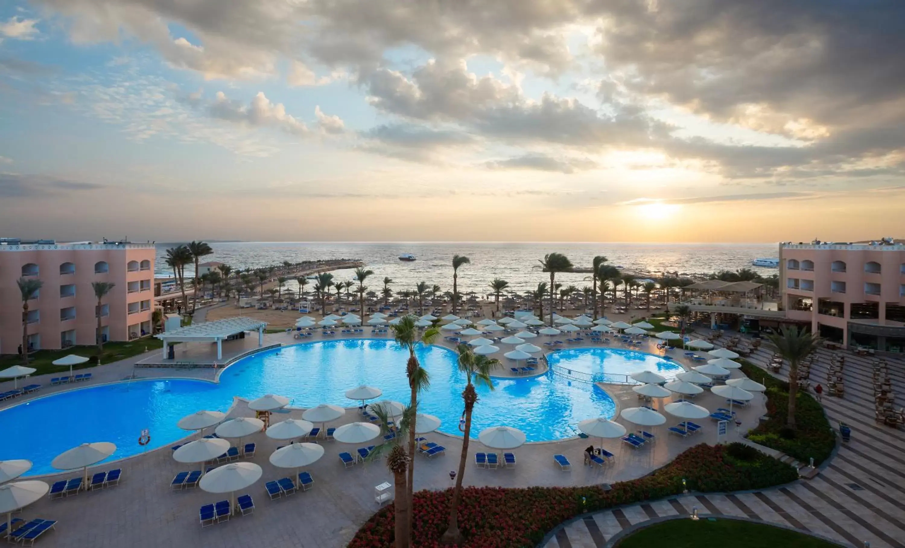 Beach, Pool View in Beach Albatros Resort - Hurghada