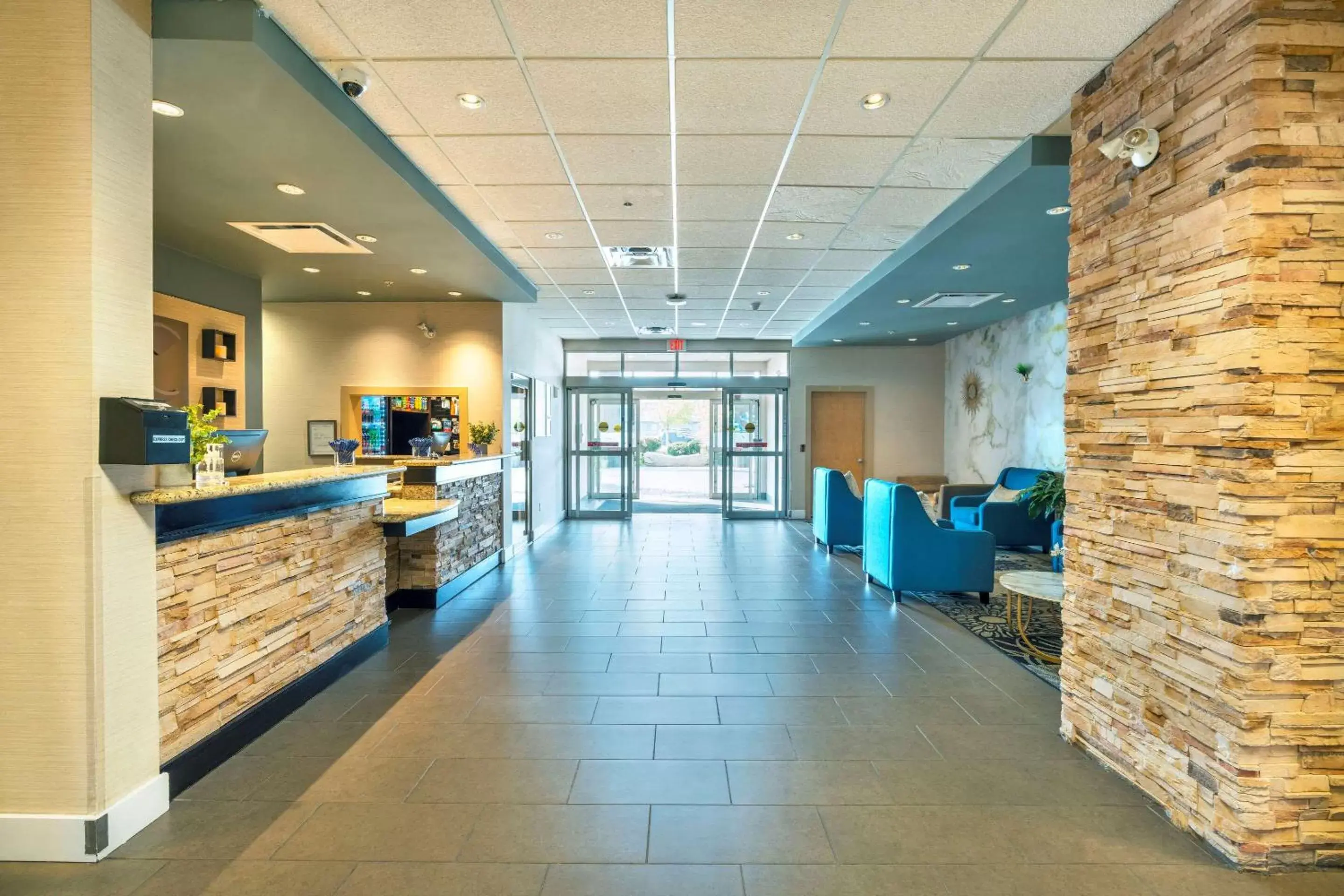 Lobby or reception in Comfort Inn & Suites Surrey