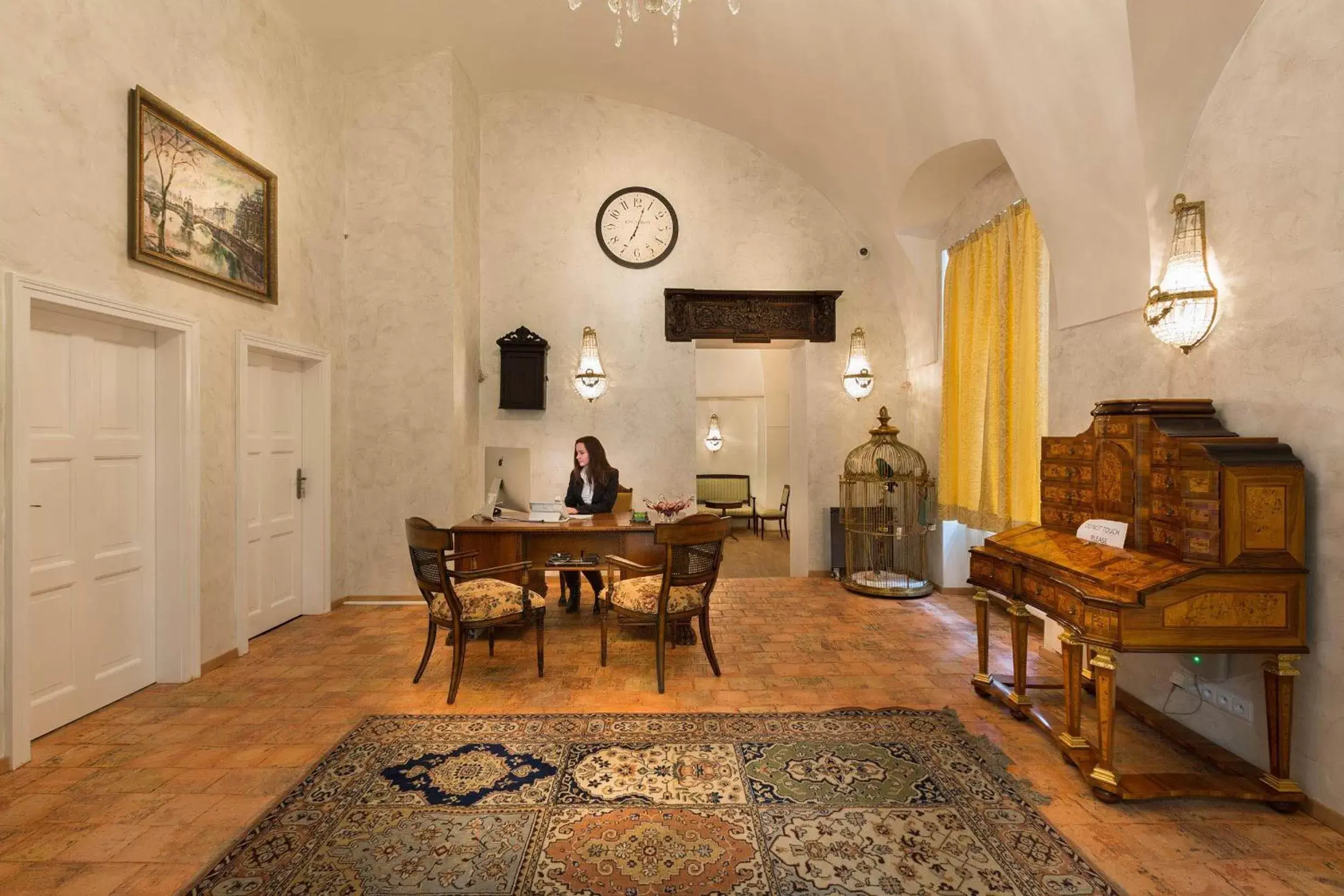 Lobby or reception, Dining Area in Little King U Malvaze