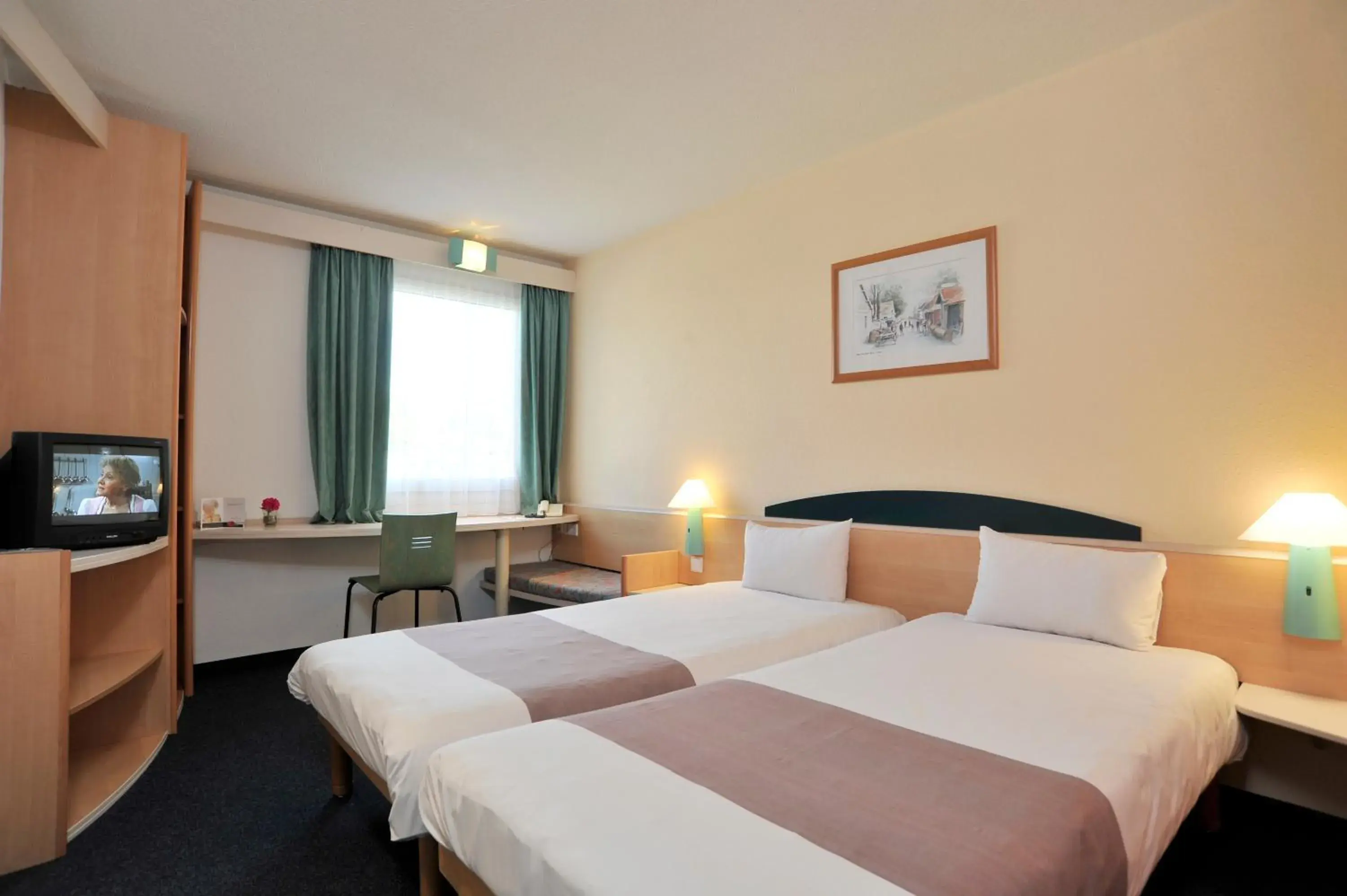 Photo of the whole room, Bed in Plaza Inn Hotel Berlin Sued  Ludwigsfelde