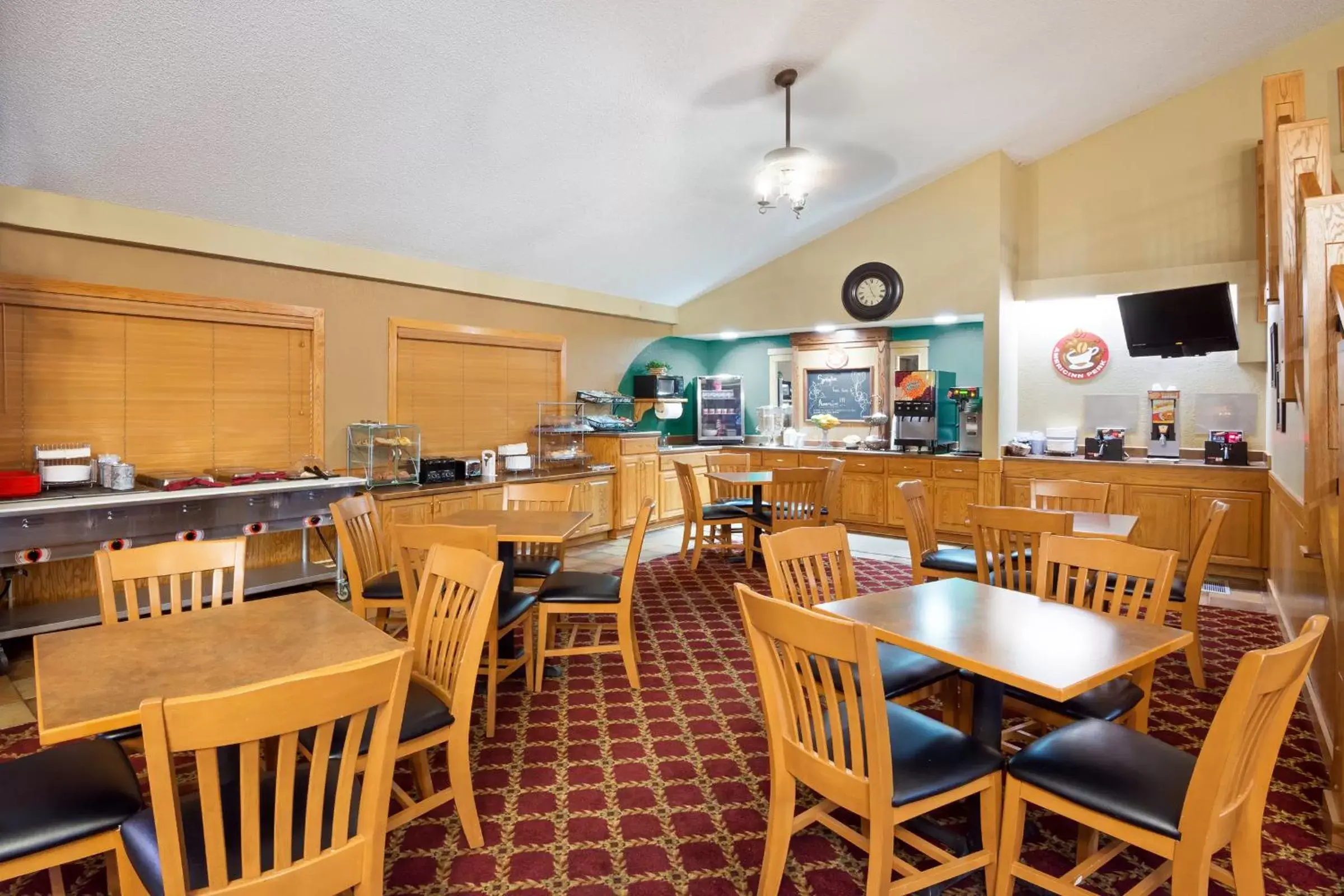 Restaurant/Places to Eat in AmericInn by Wyndham Rexburg BYUI