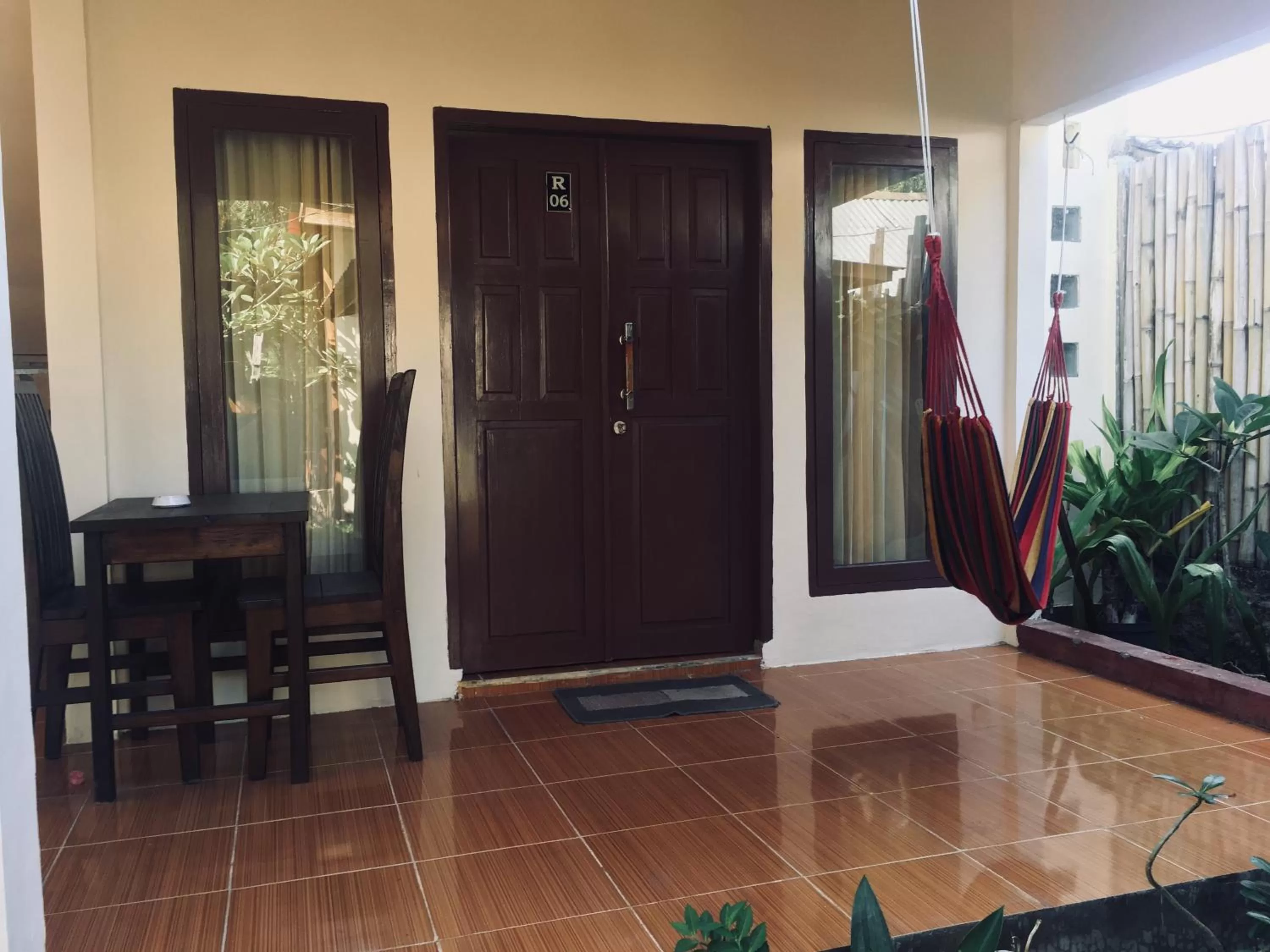 Restaurant/places to eat in The Joe Bungalow