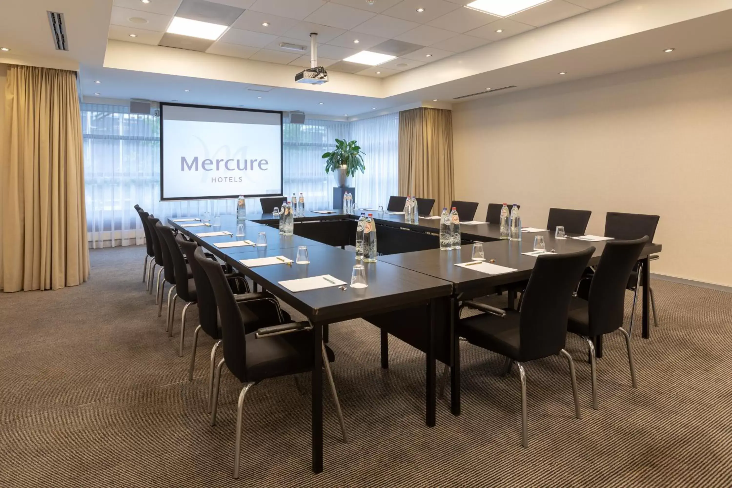 Meeting/conference room in Mercure Hotel Den Haag Central