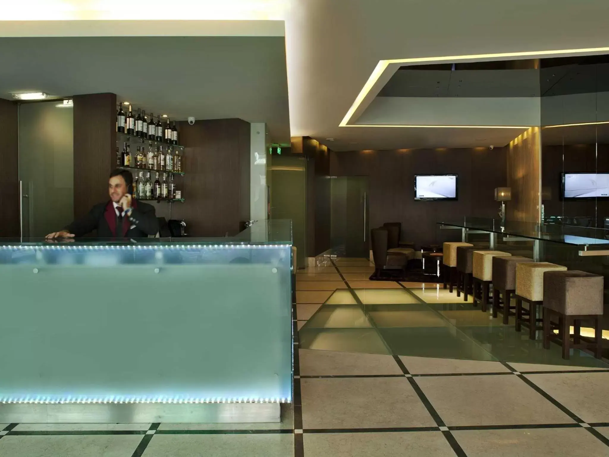 Staff, Lounge/Bar in TURIM Luxe Hotel